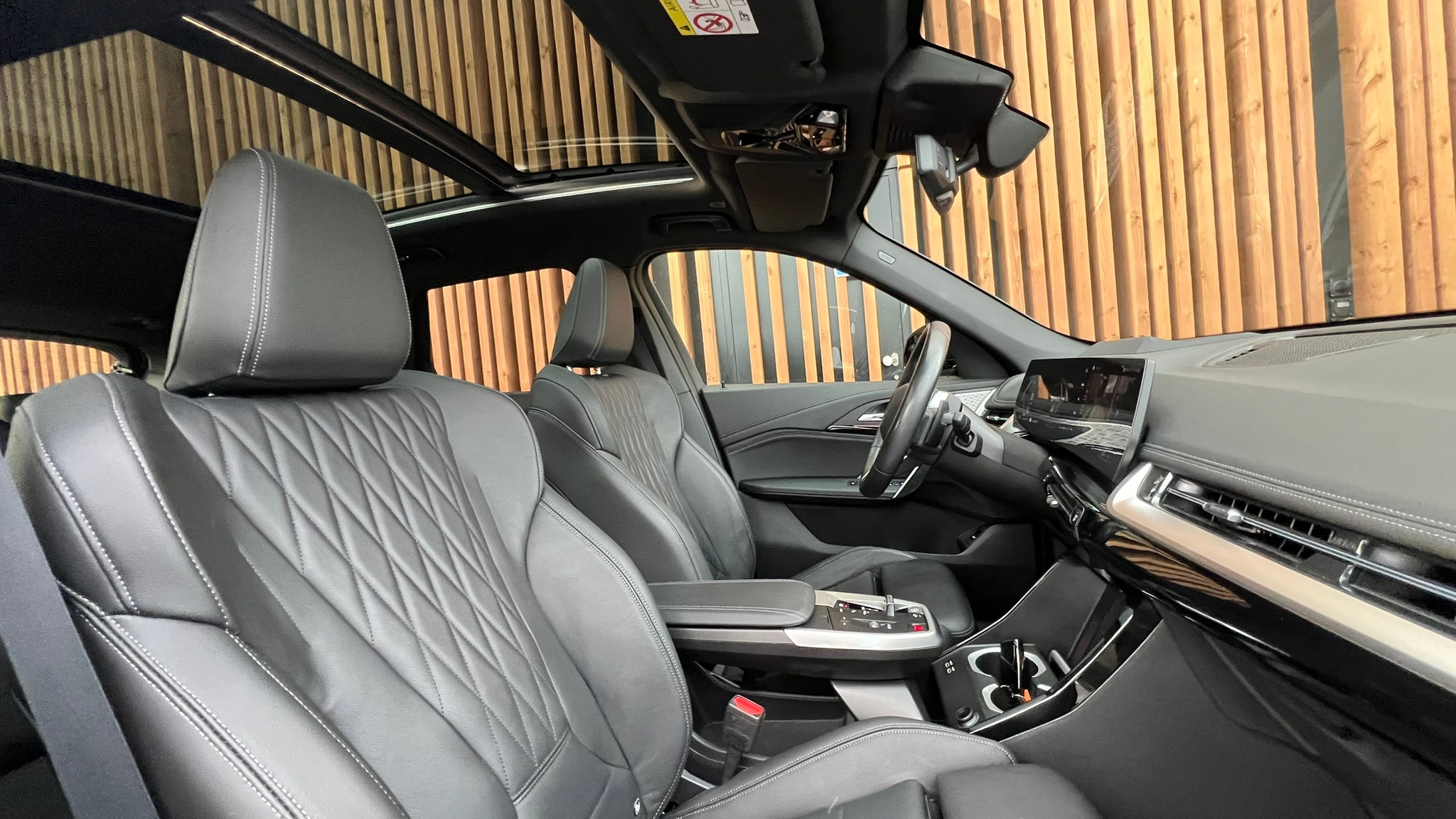 listing desktop thumbnail image 24