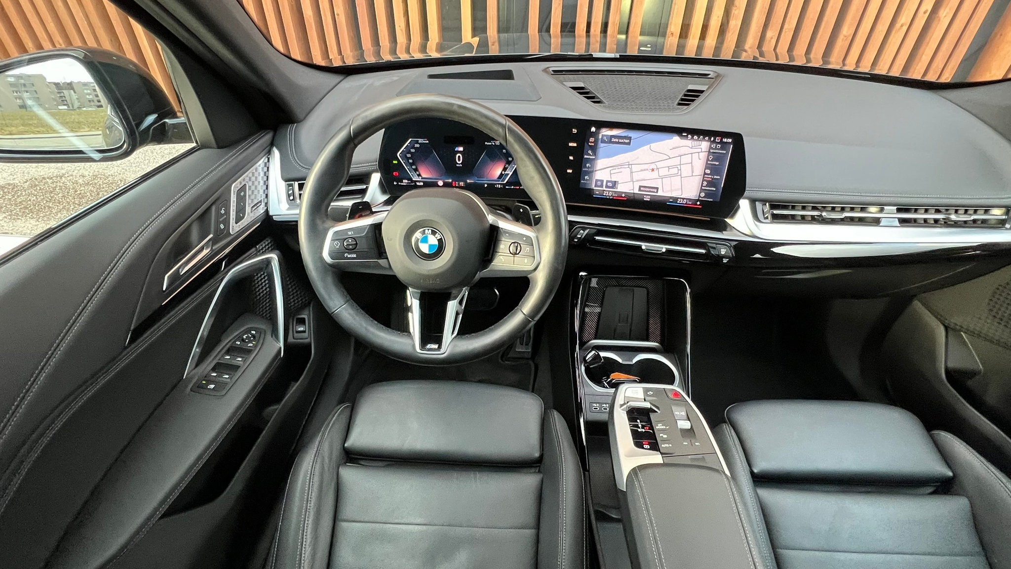 listing desktop thumbnail image 19