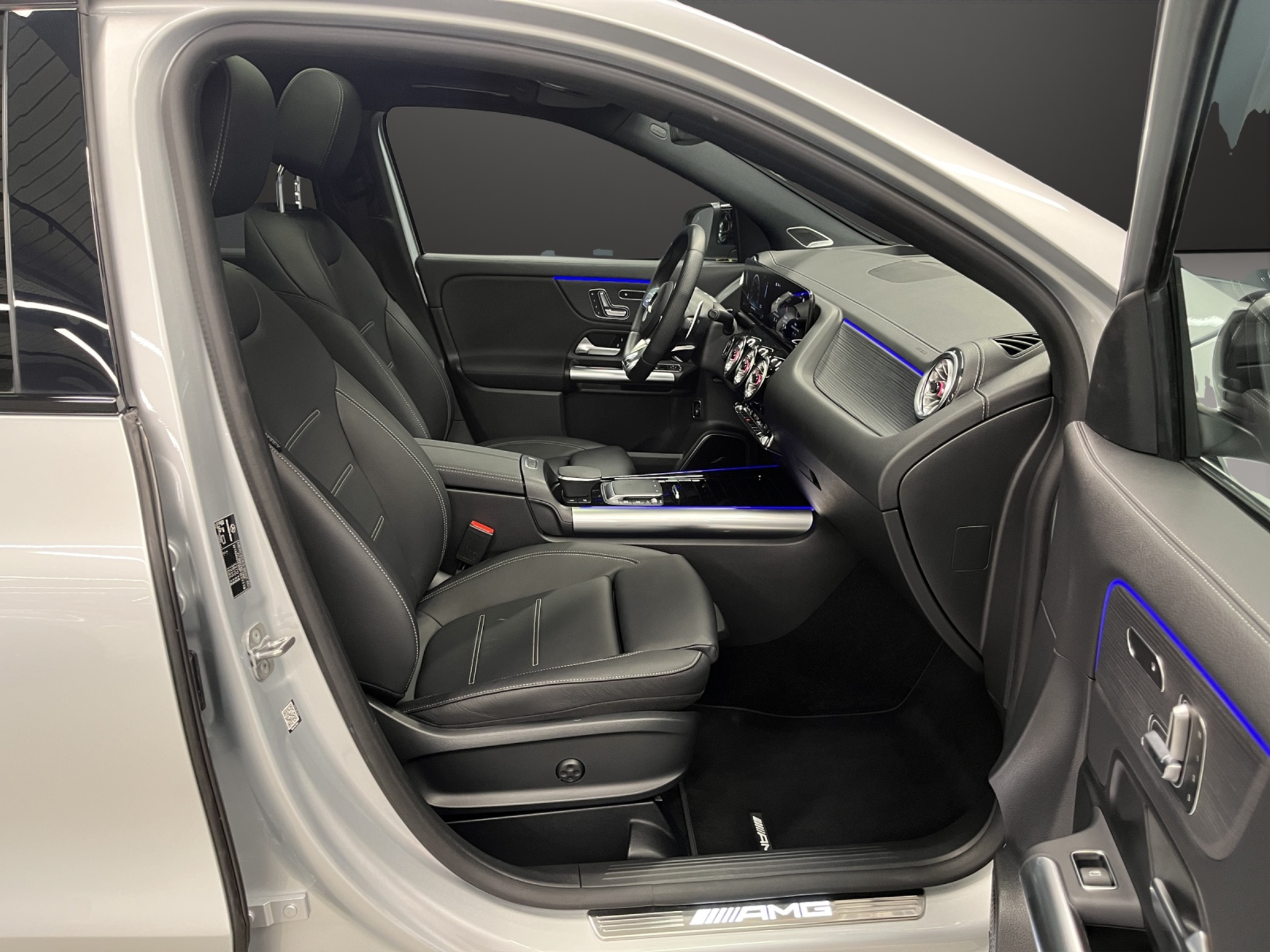 listing desktop thumbnail image 9