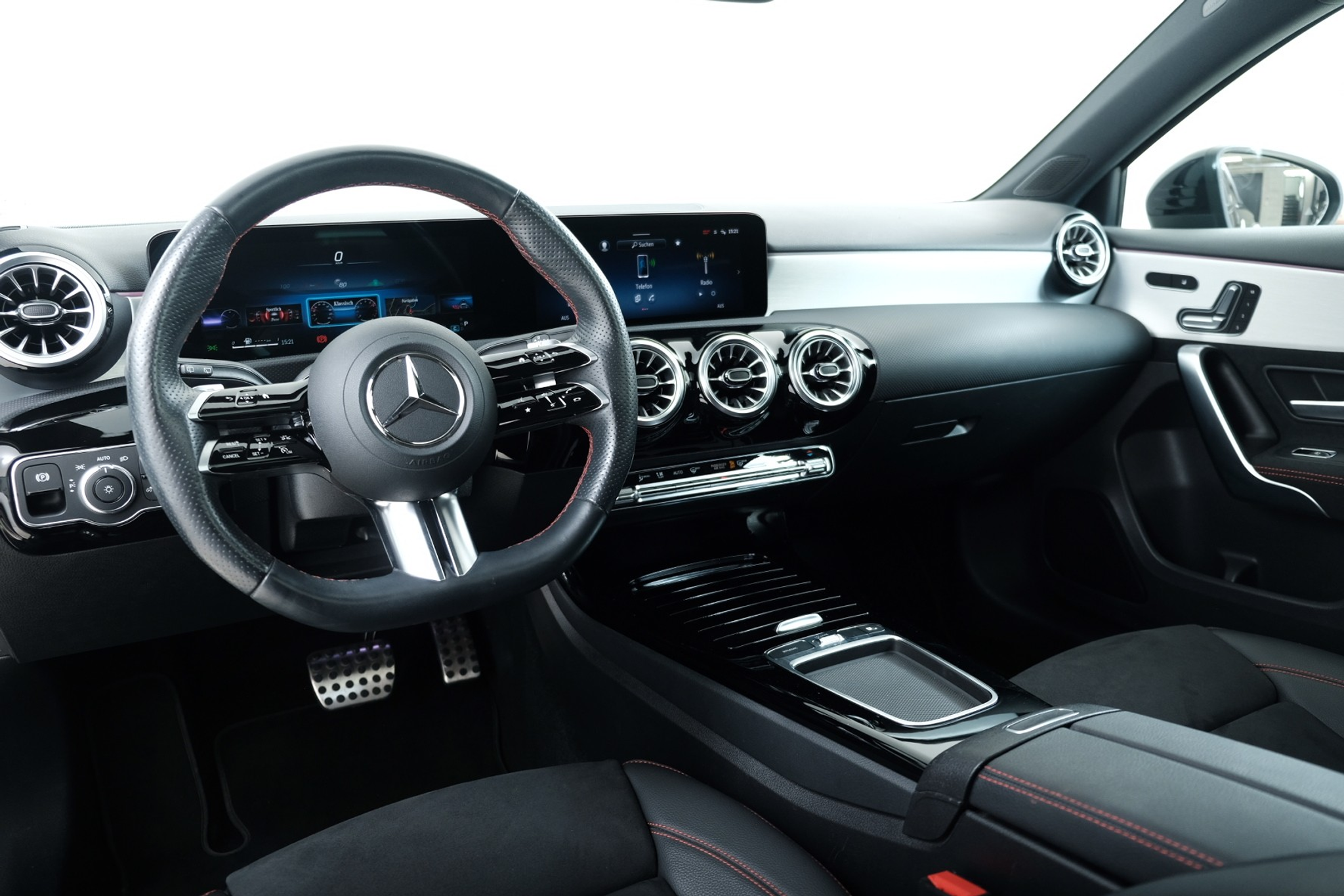 listing desktop thumbnail image 8