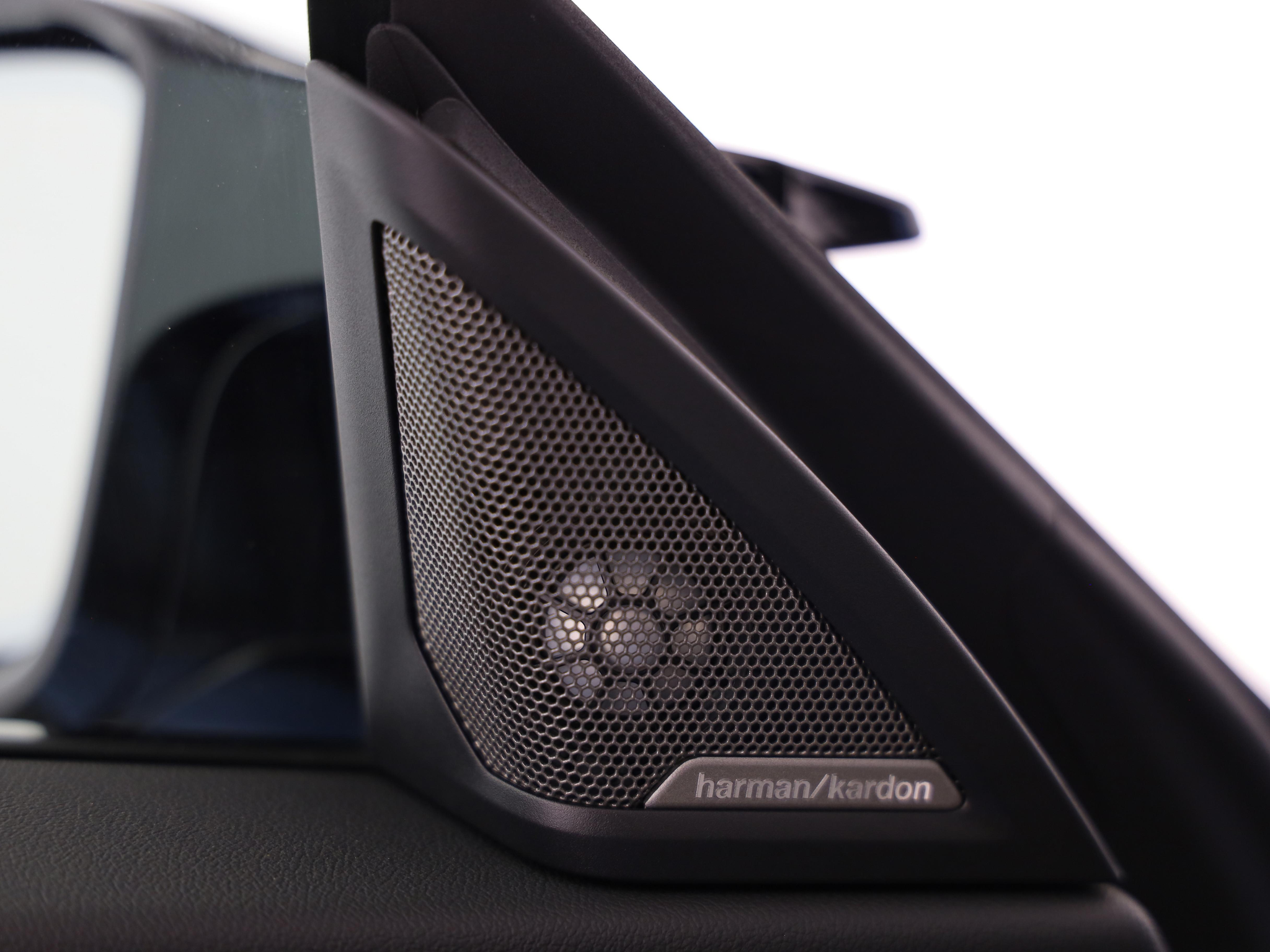 listing desktop thumbnail image 9