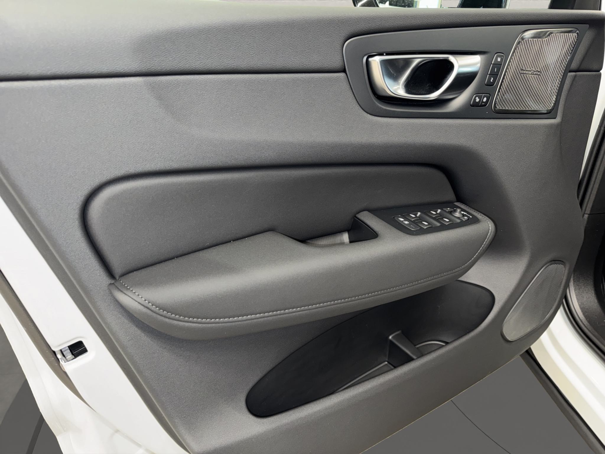 listing desktop thumbnail image 14