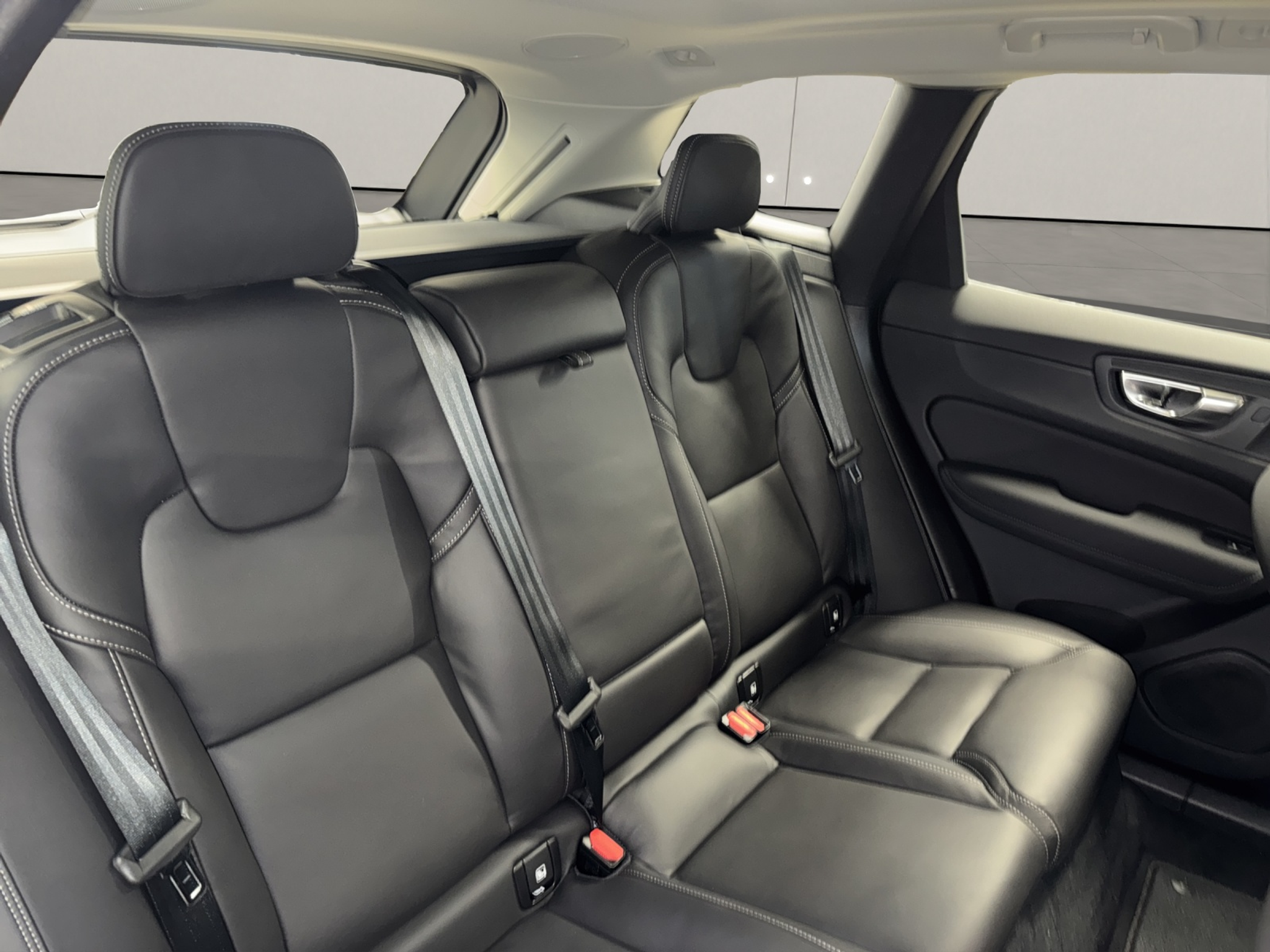 listing desktop thumbnail image 8