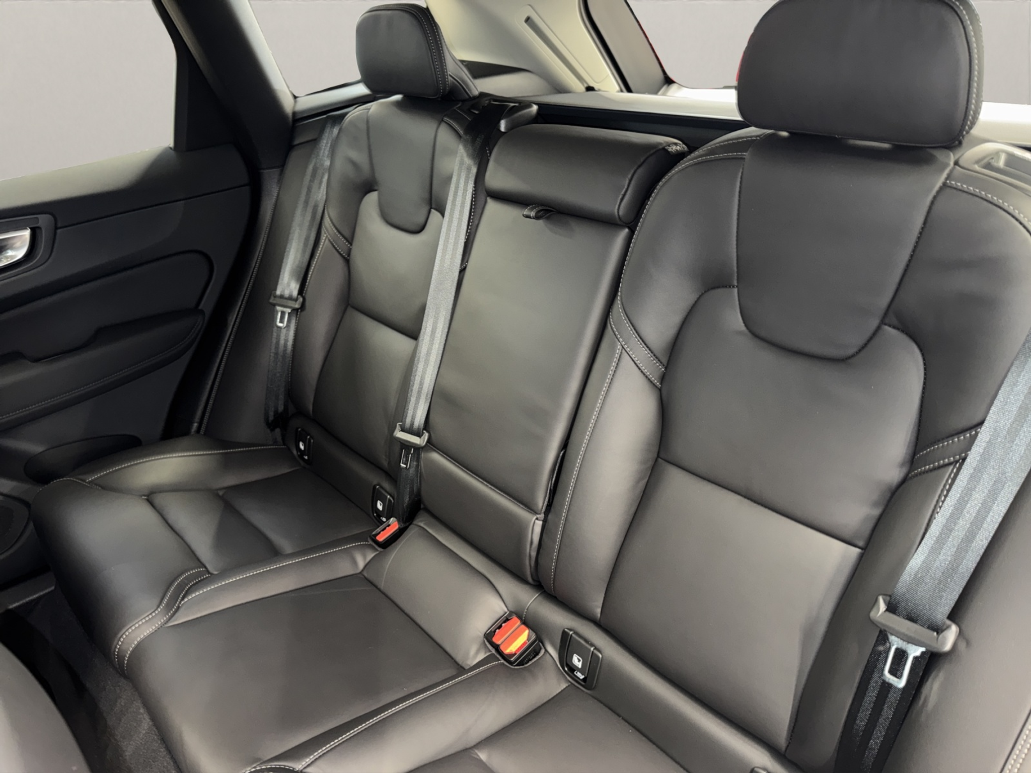 listing desktop thumbnail image 9