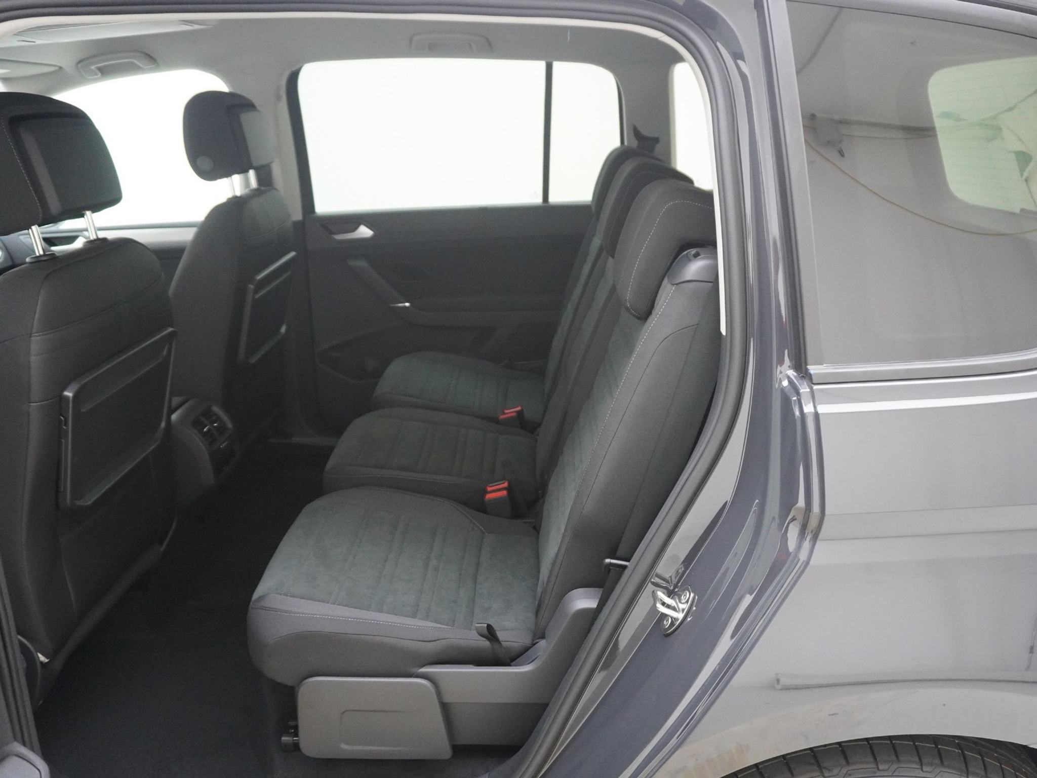 listing desktop thumbnail image 14