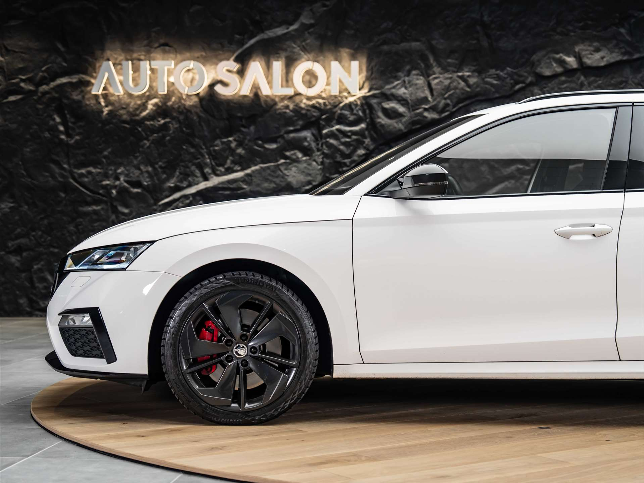 listing desktop thumbnail image 19