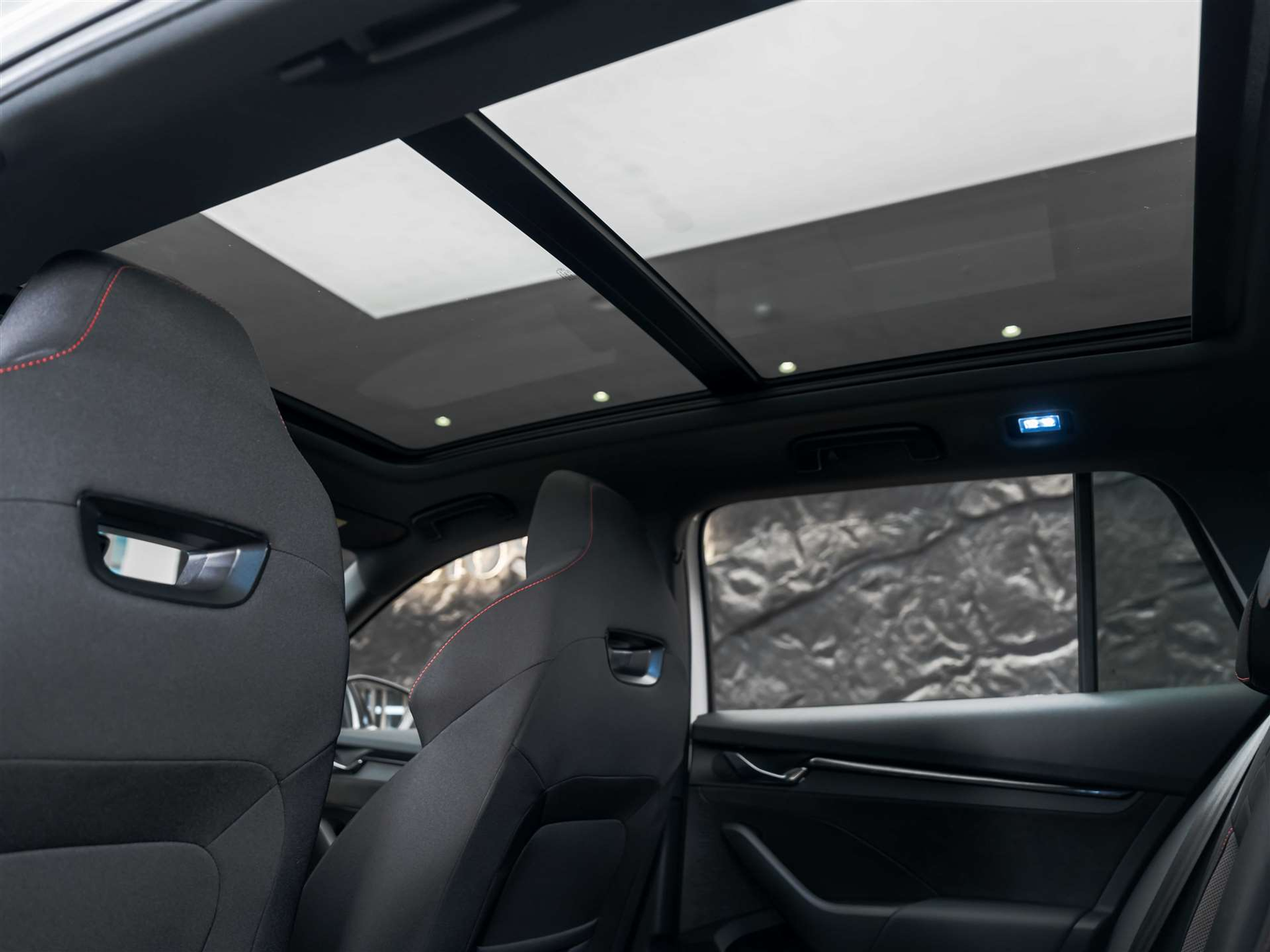 listing desktop thumbnail image 13