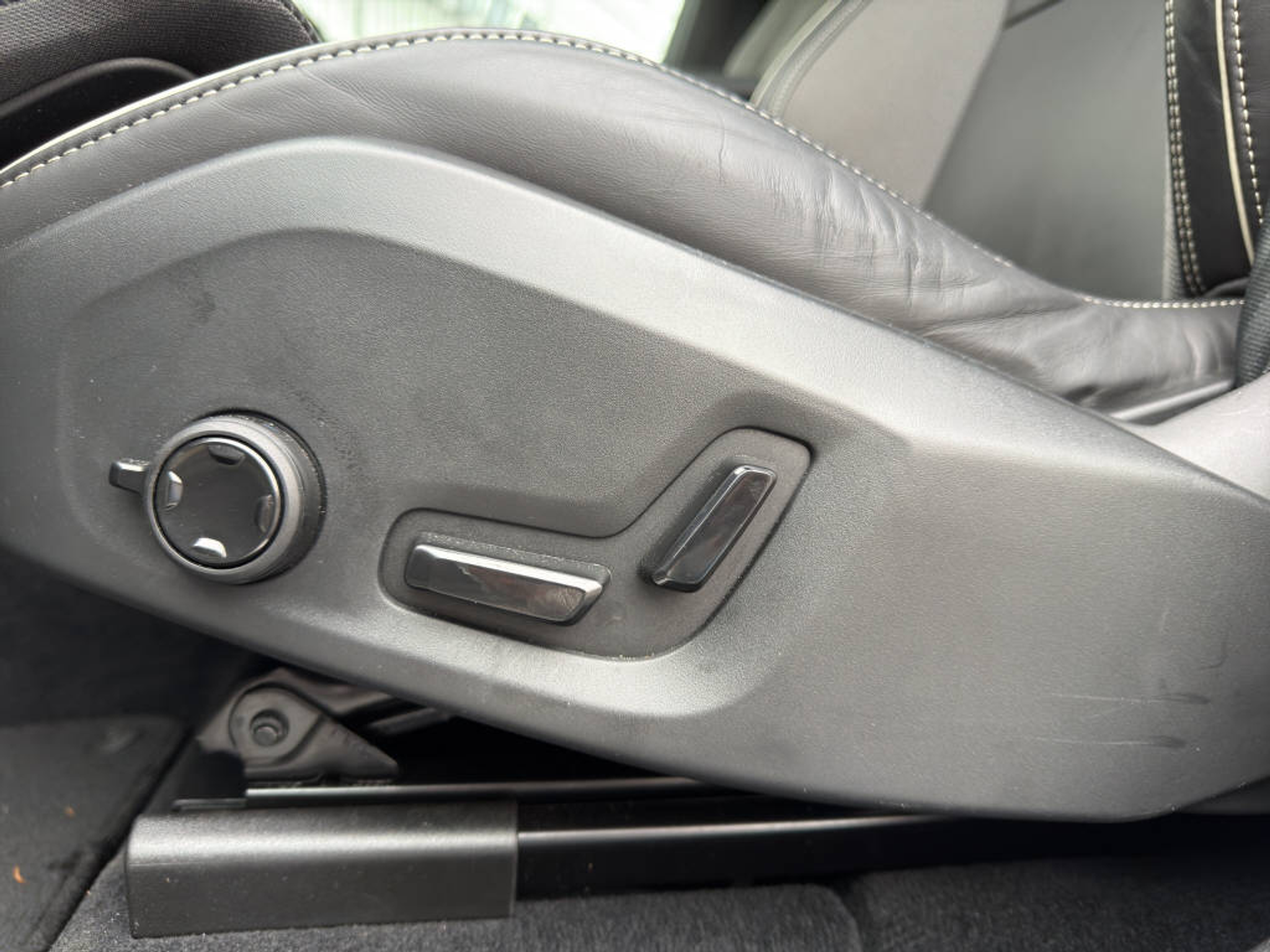 listing desktop thumbnail image 26