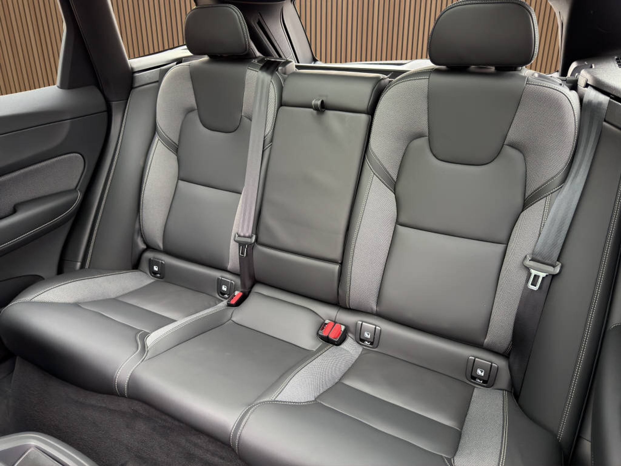 listing desktop thumbnail image 14