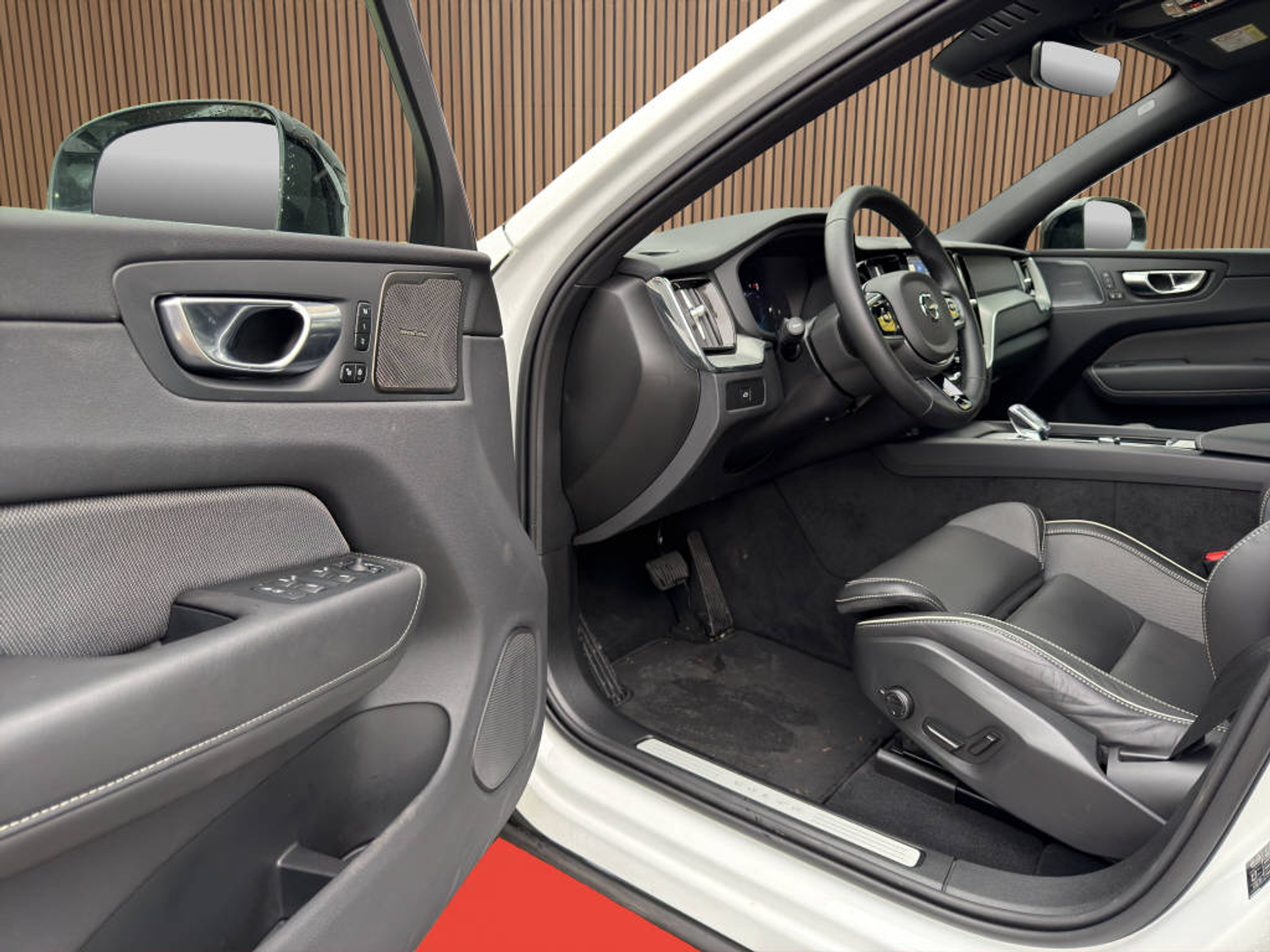 listing desktop thumbnail image 21