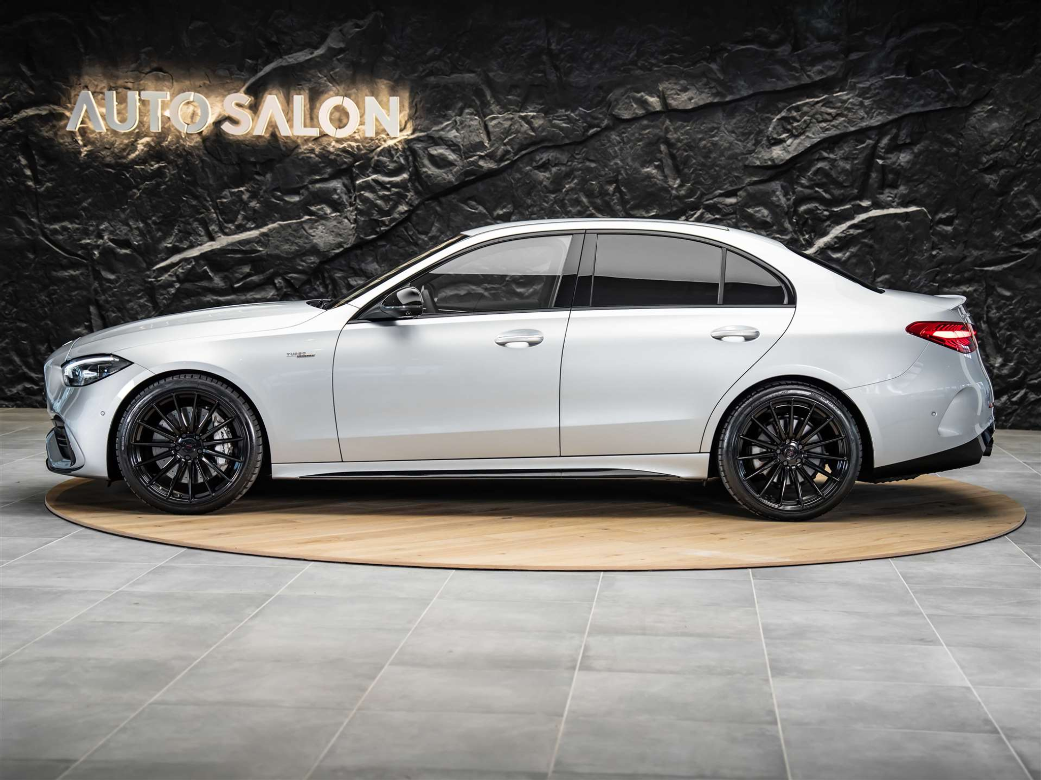 listing desktop thumbnail image 1