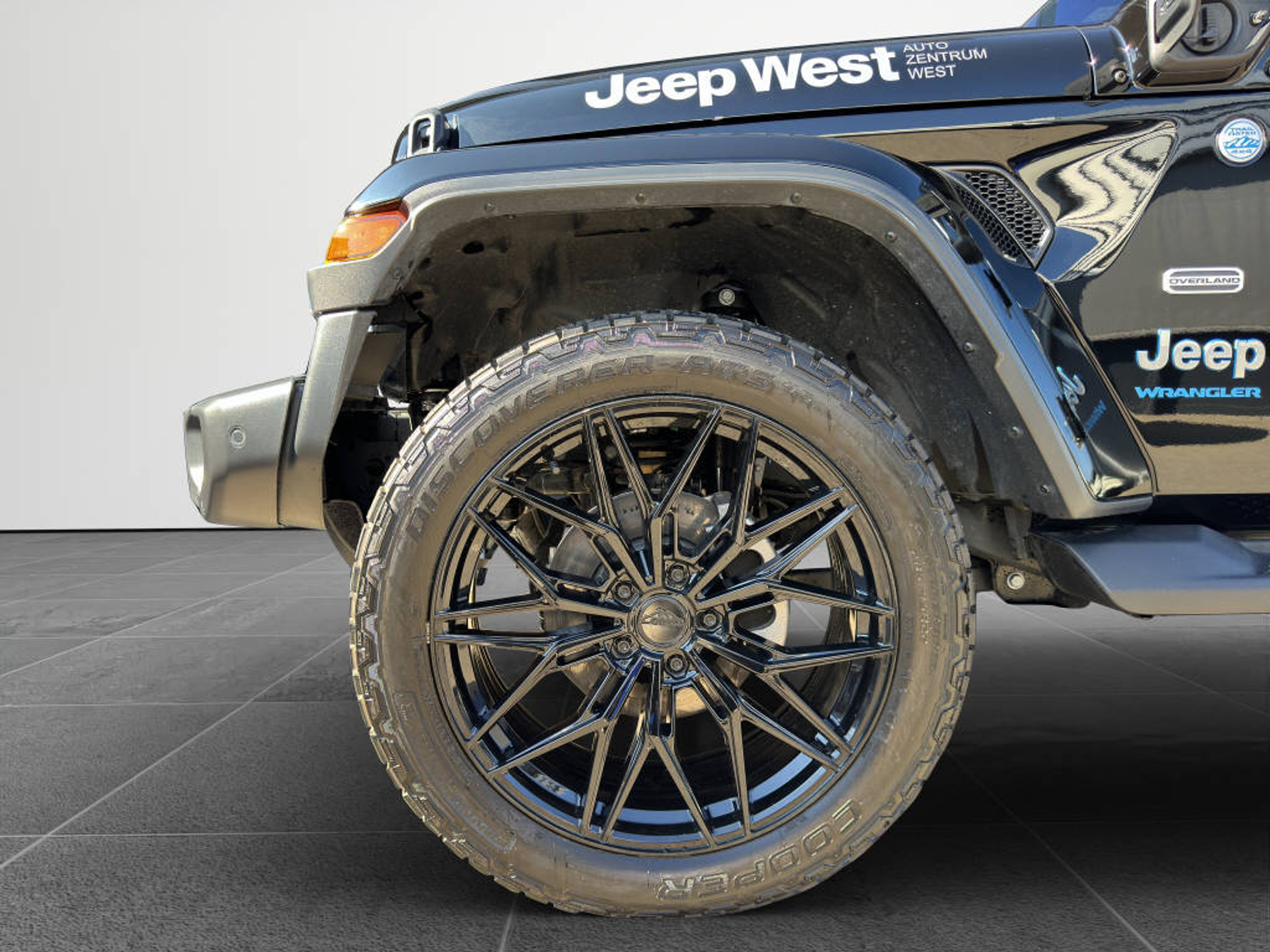 listing desktop thumbnail image 15