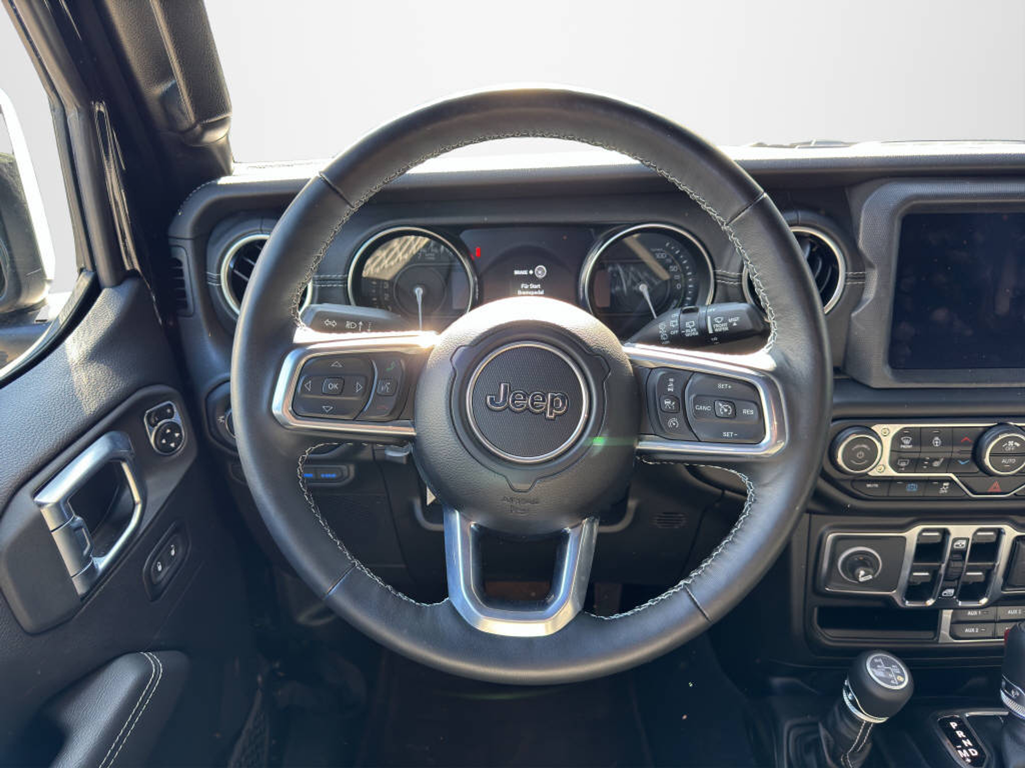 listing desktop thumbnail image 6