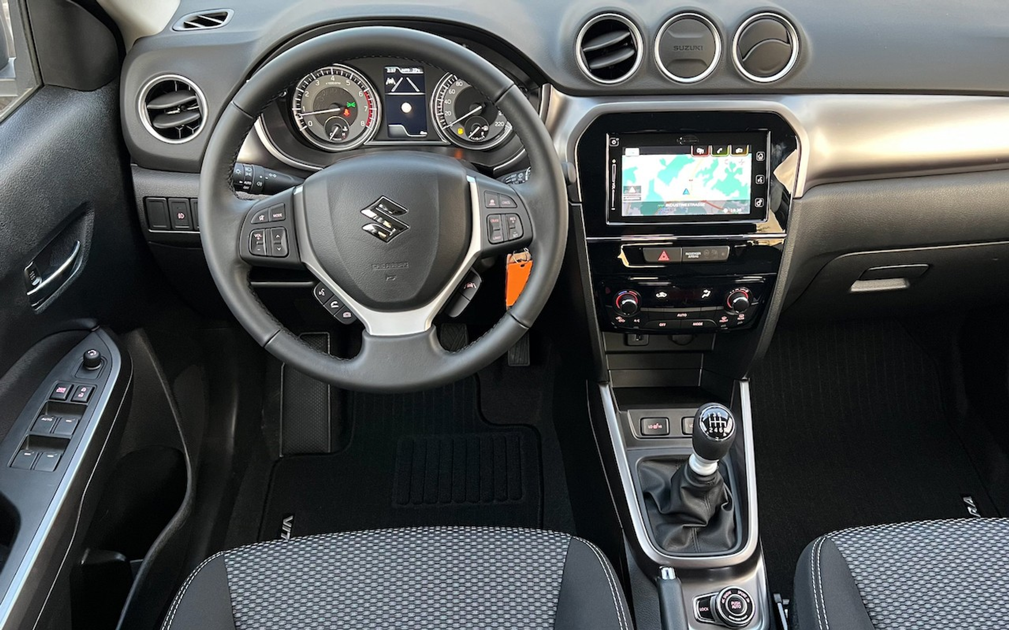 listing desktop thumbnail image 6