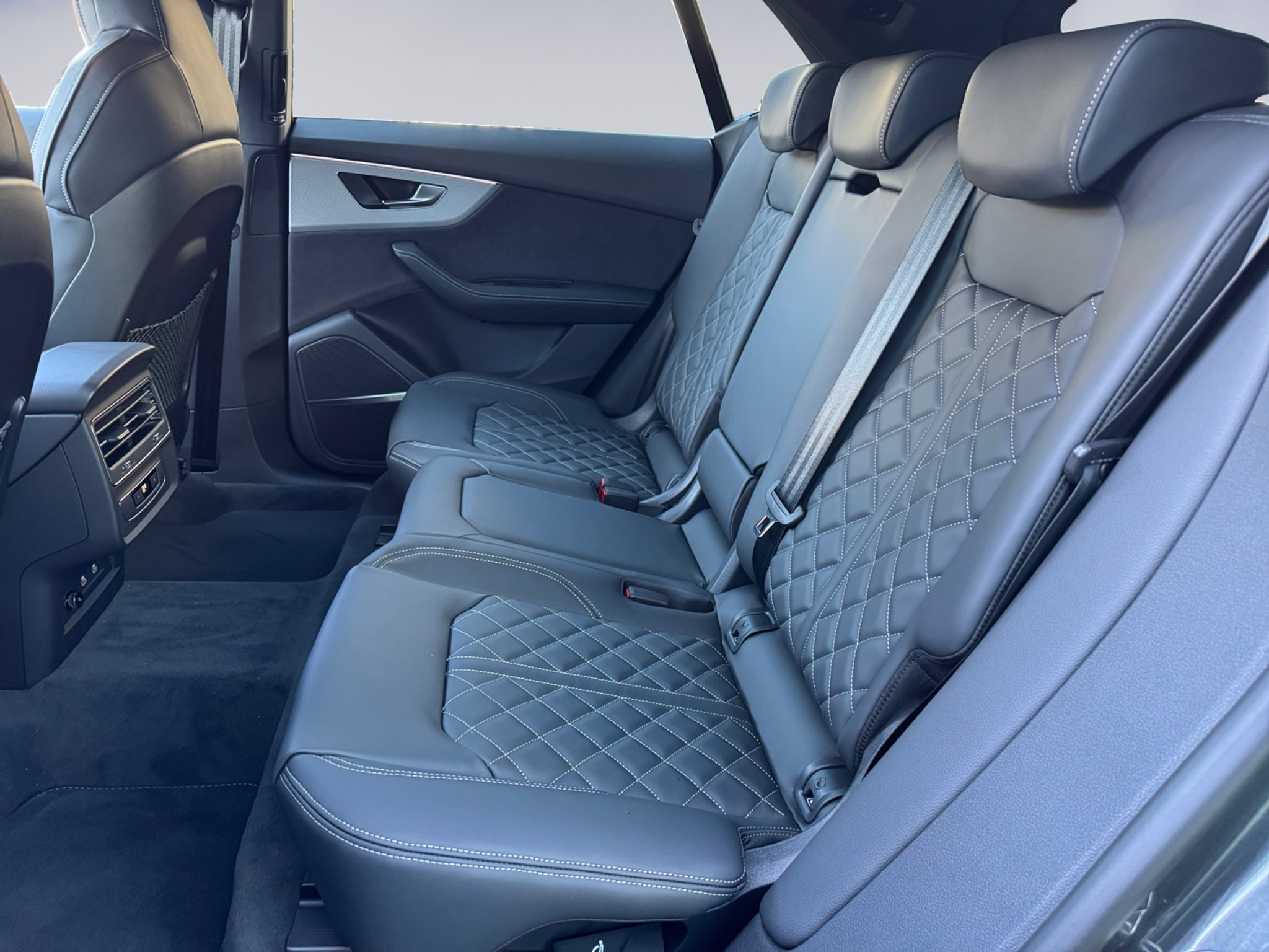 listing desktop thumbnail image 10