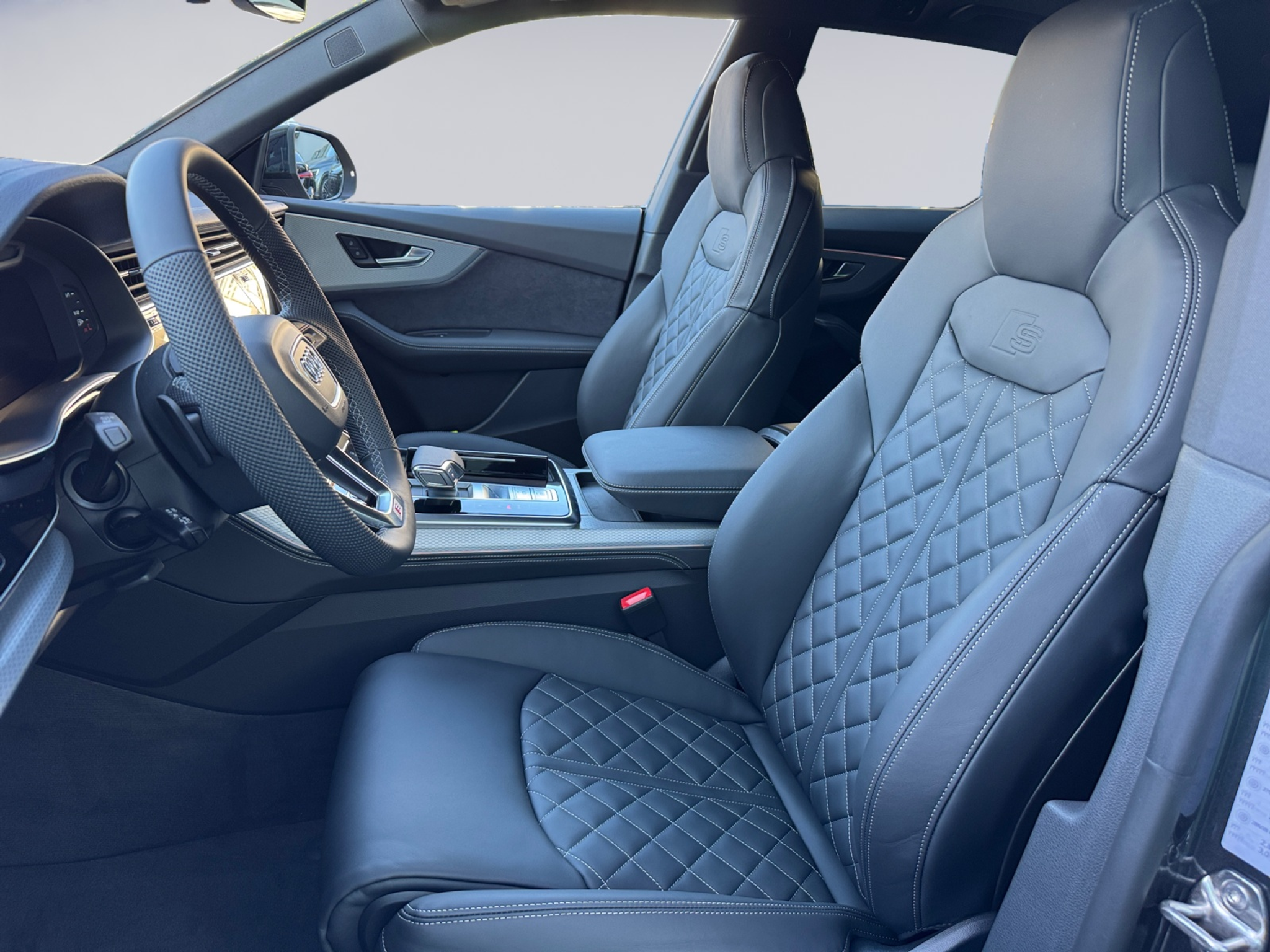 listing desktop thumbnail image 6