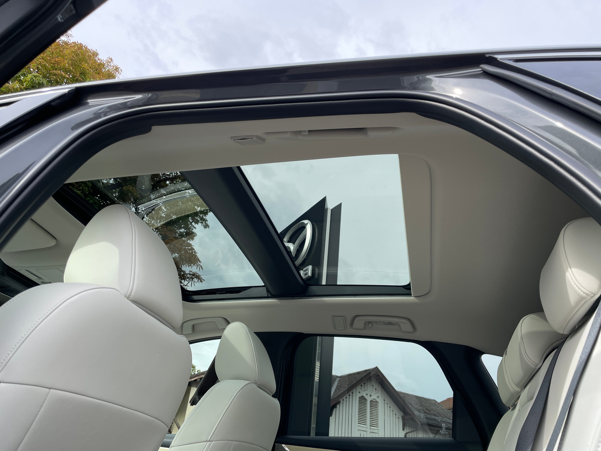 listing desktop thumbnail image 8