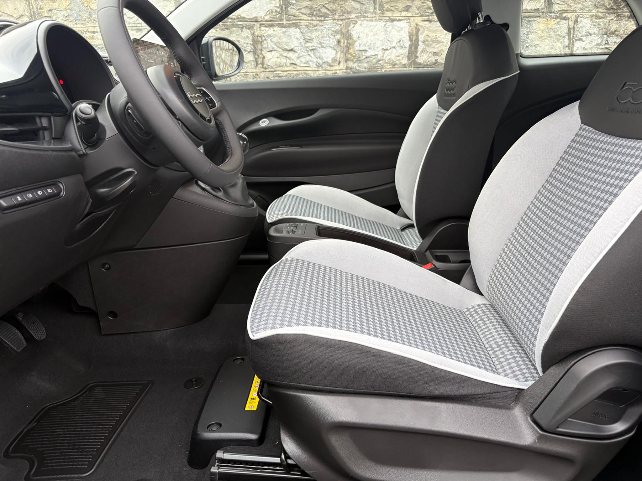 listing desktop thumbnail image 4