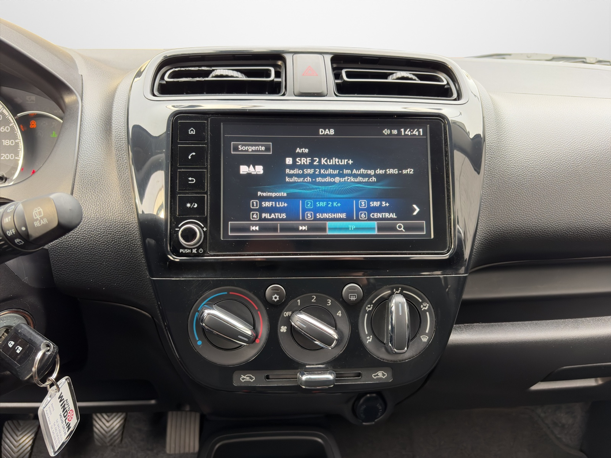 listing desktop thumbnail image 10