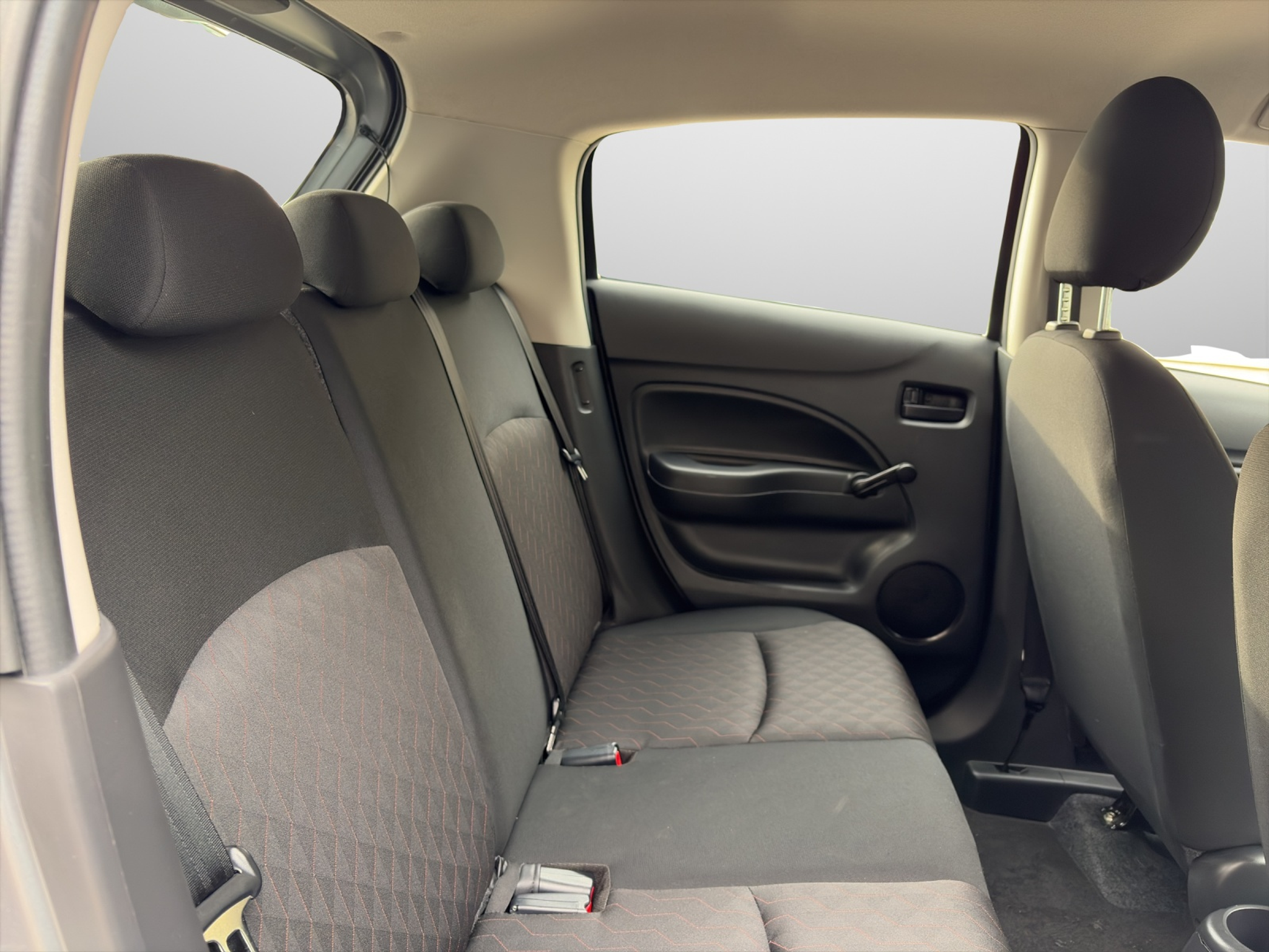 listing desktop thumbnail image 13