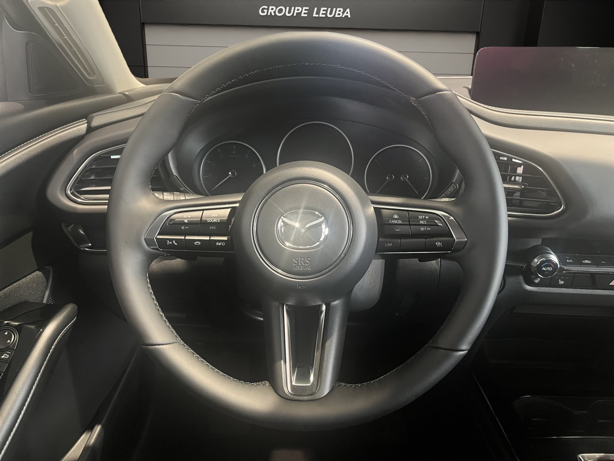 listing desktop thumbnail image 25