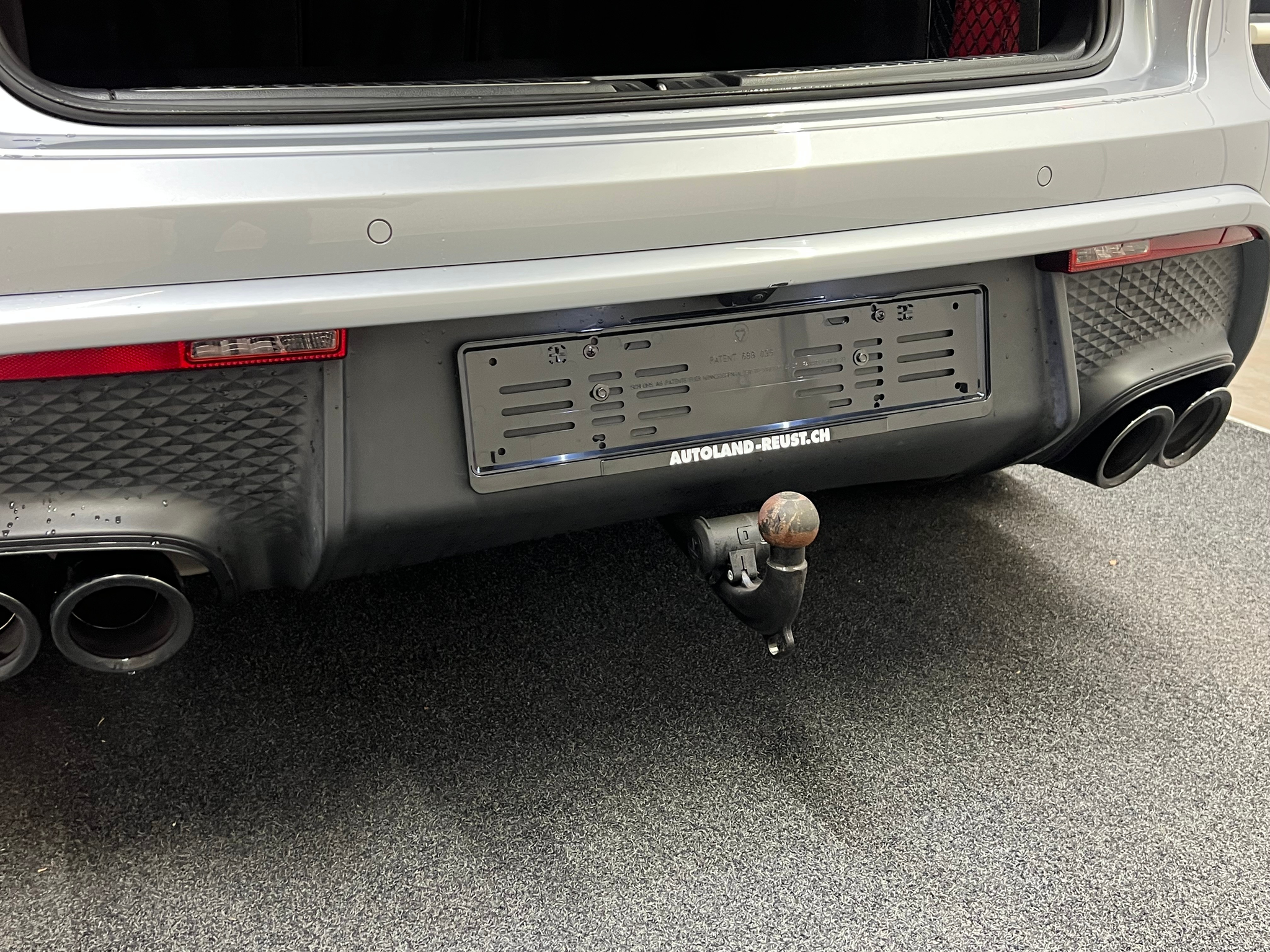 listing desktop thumbnail image 10