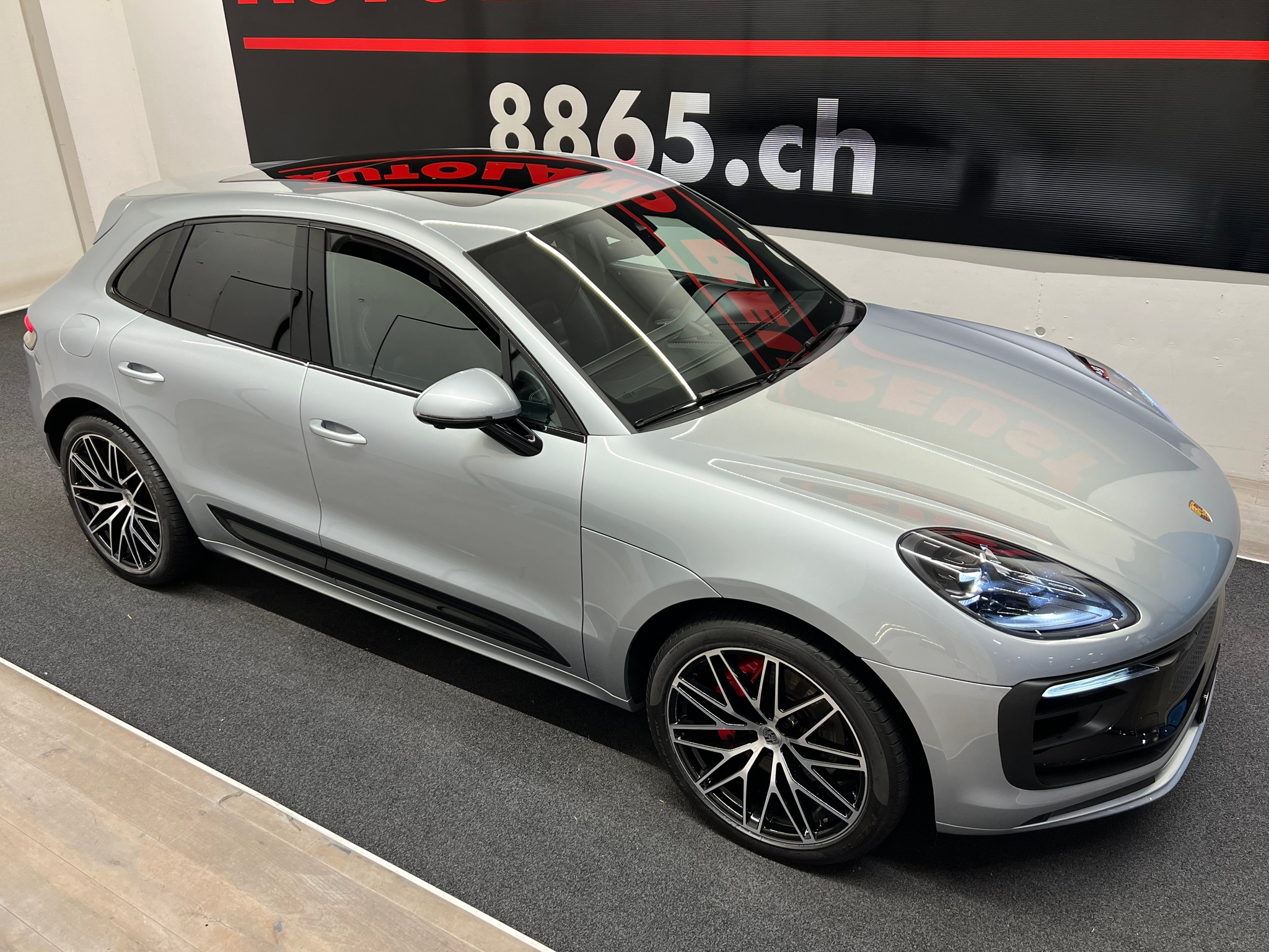 listing desktop thumbnail image 4