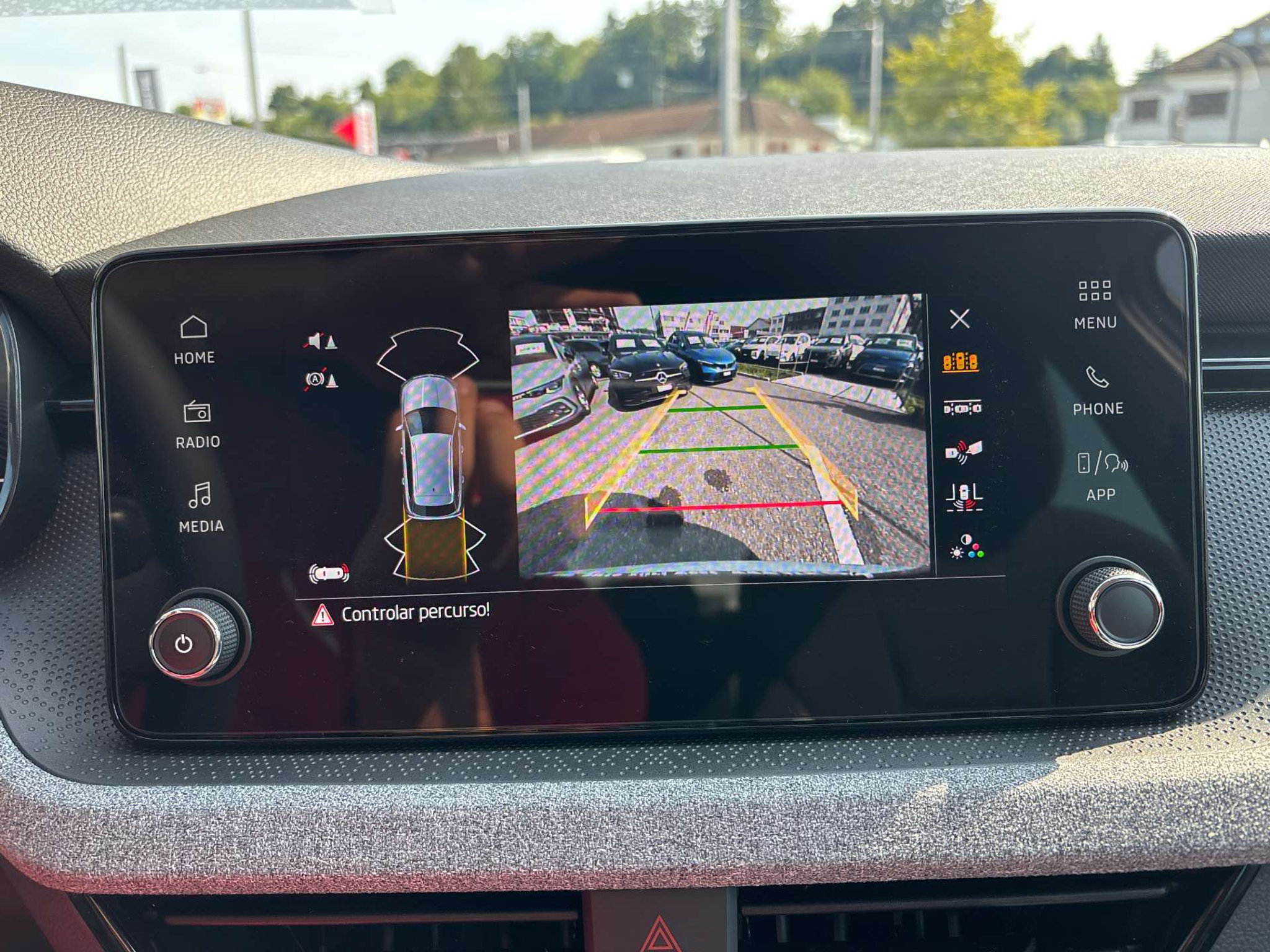 listing desktop thumbnail image 9