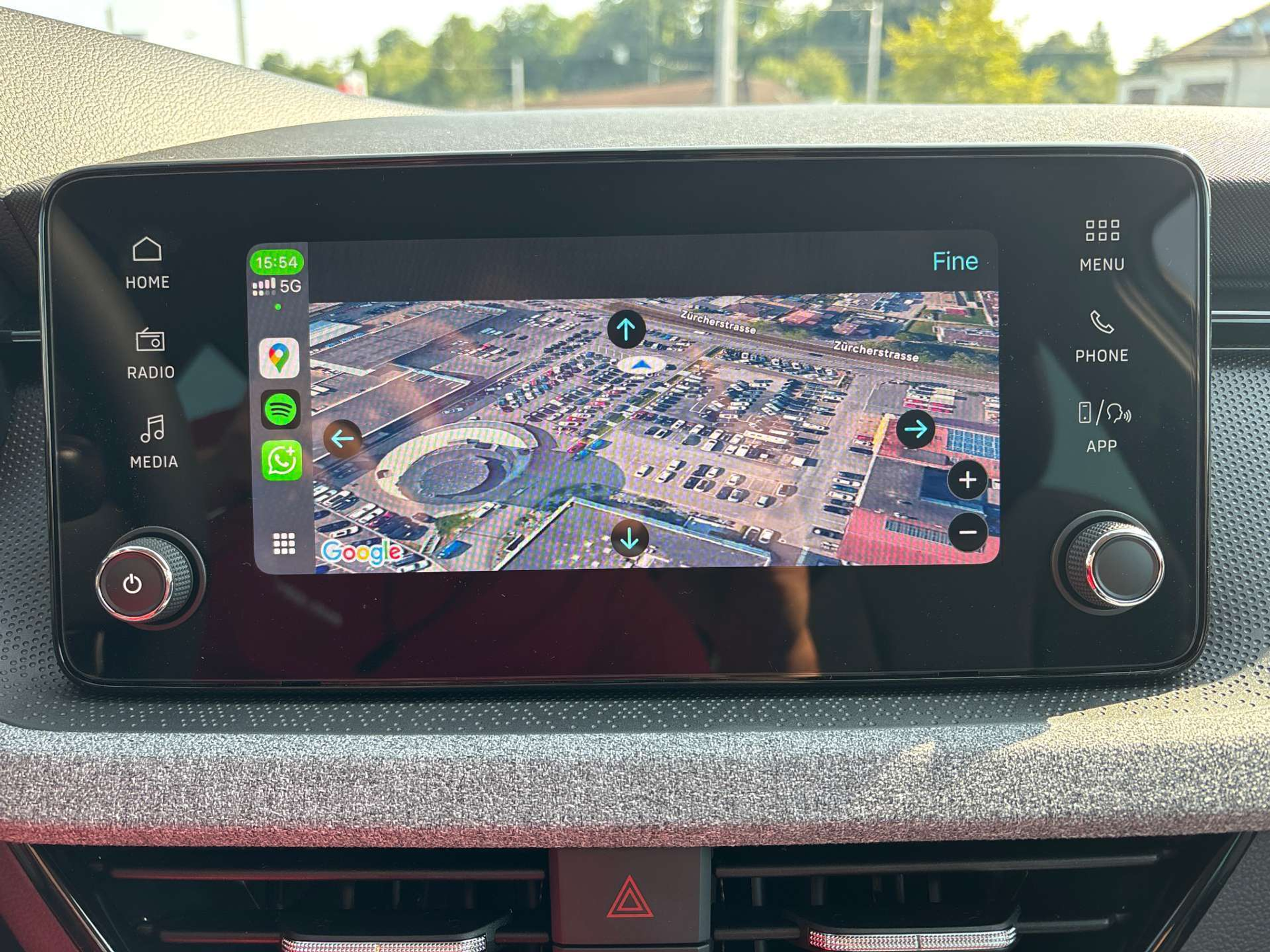 listing desktop thumbnail image 1