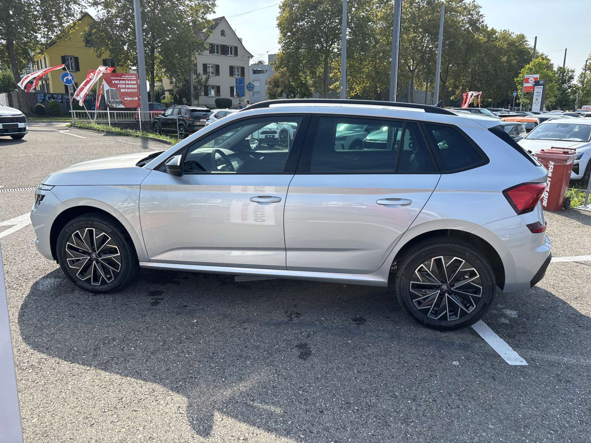 listing desktop thumbnail image 10