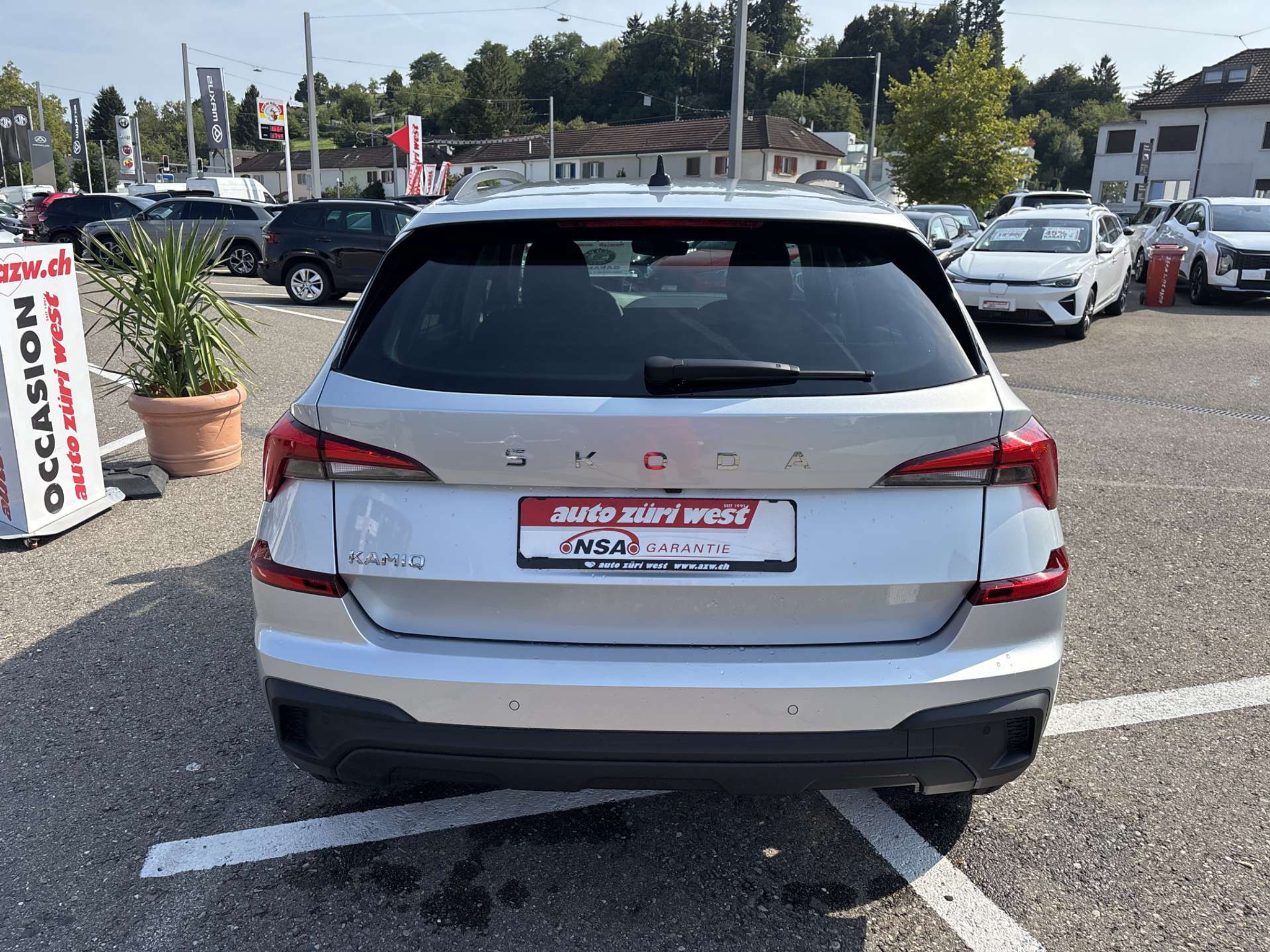 listing desktop thumbnail image 11