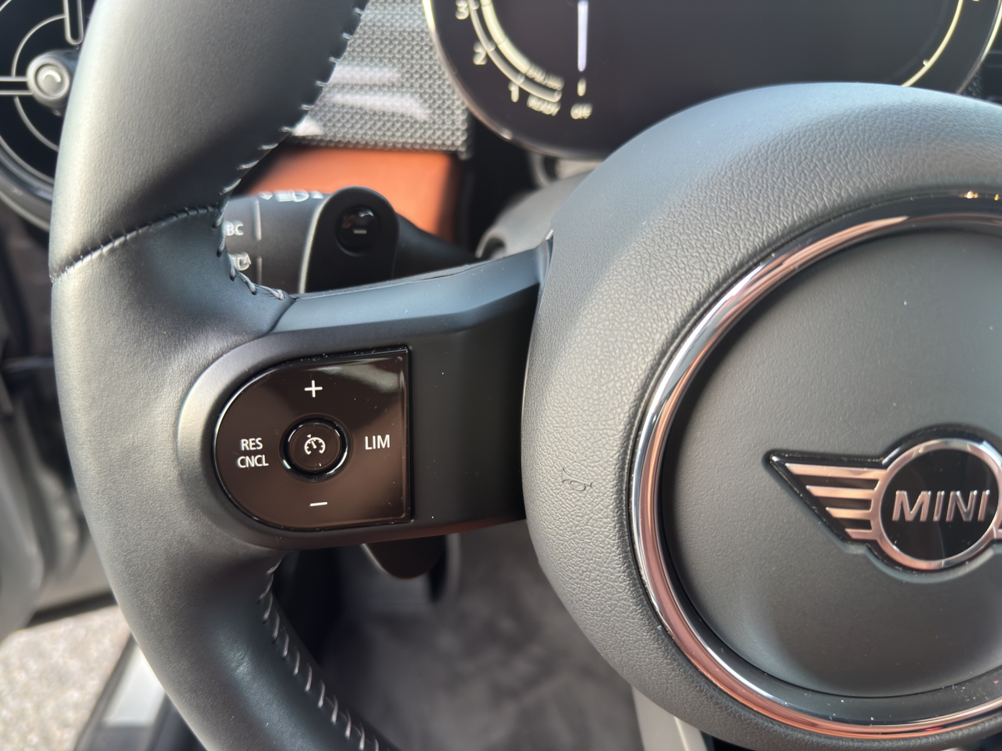 listing desktop thumbnail image 15