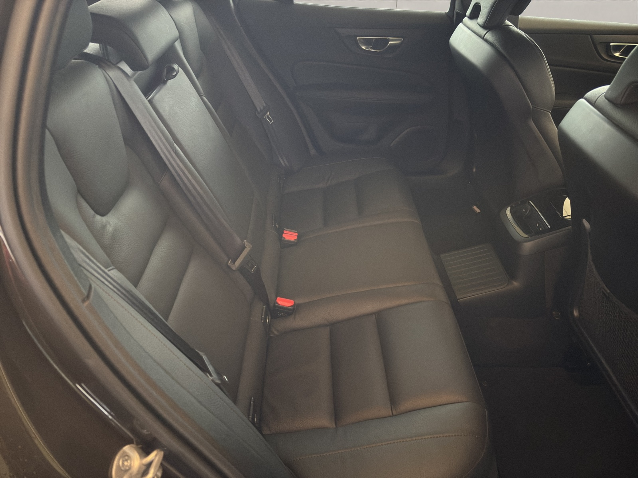 listing desktop thumbnail image 10