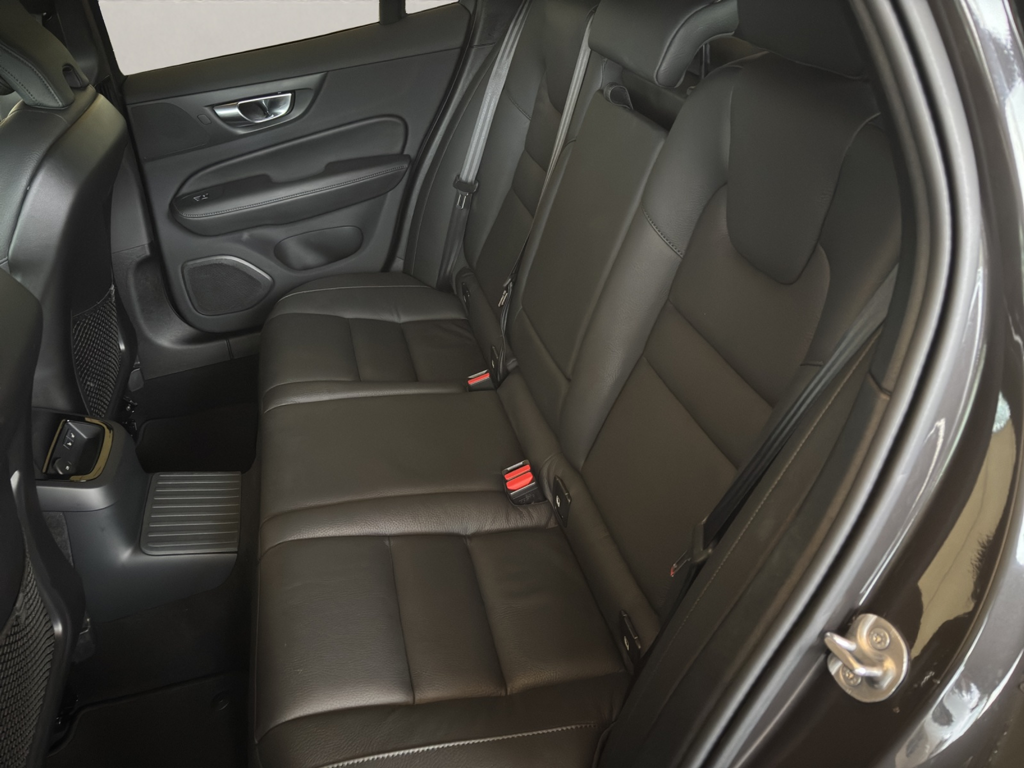 listing desktop thumbnail image 9