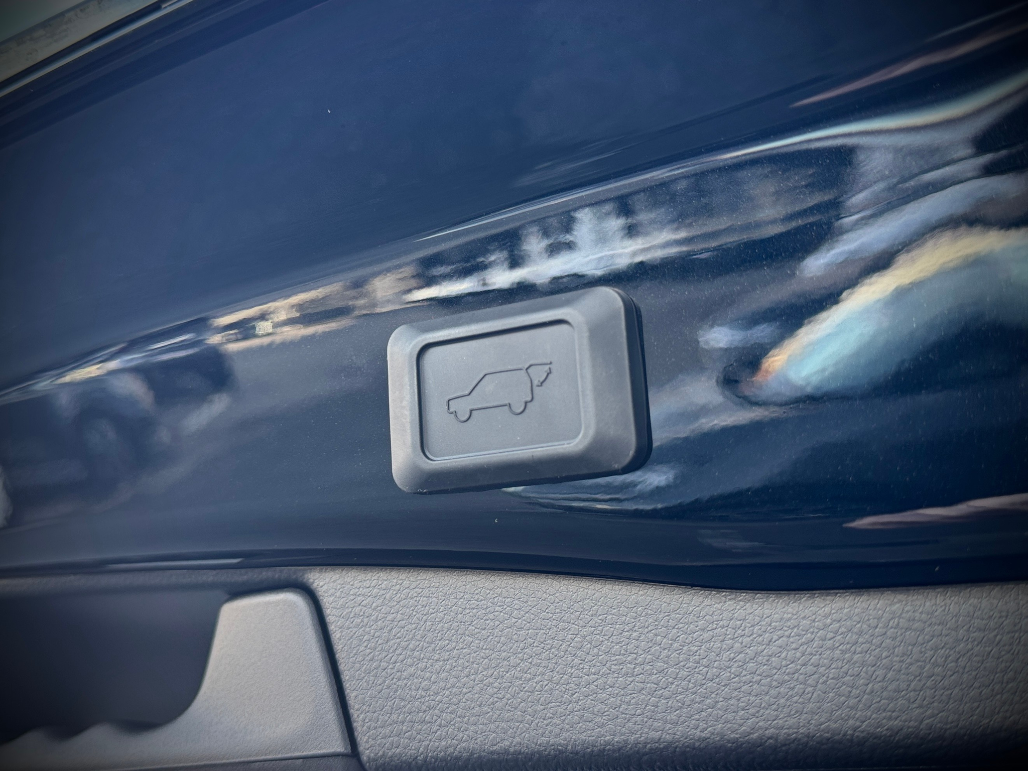 listing desktop thumbnail image 8