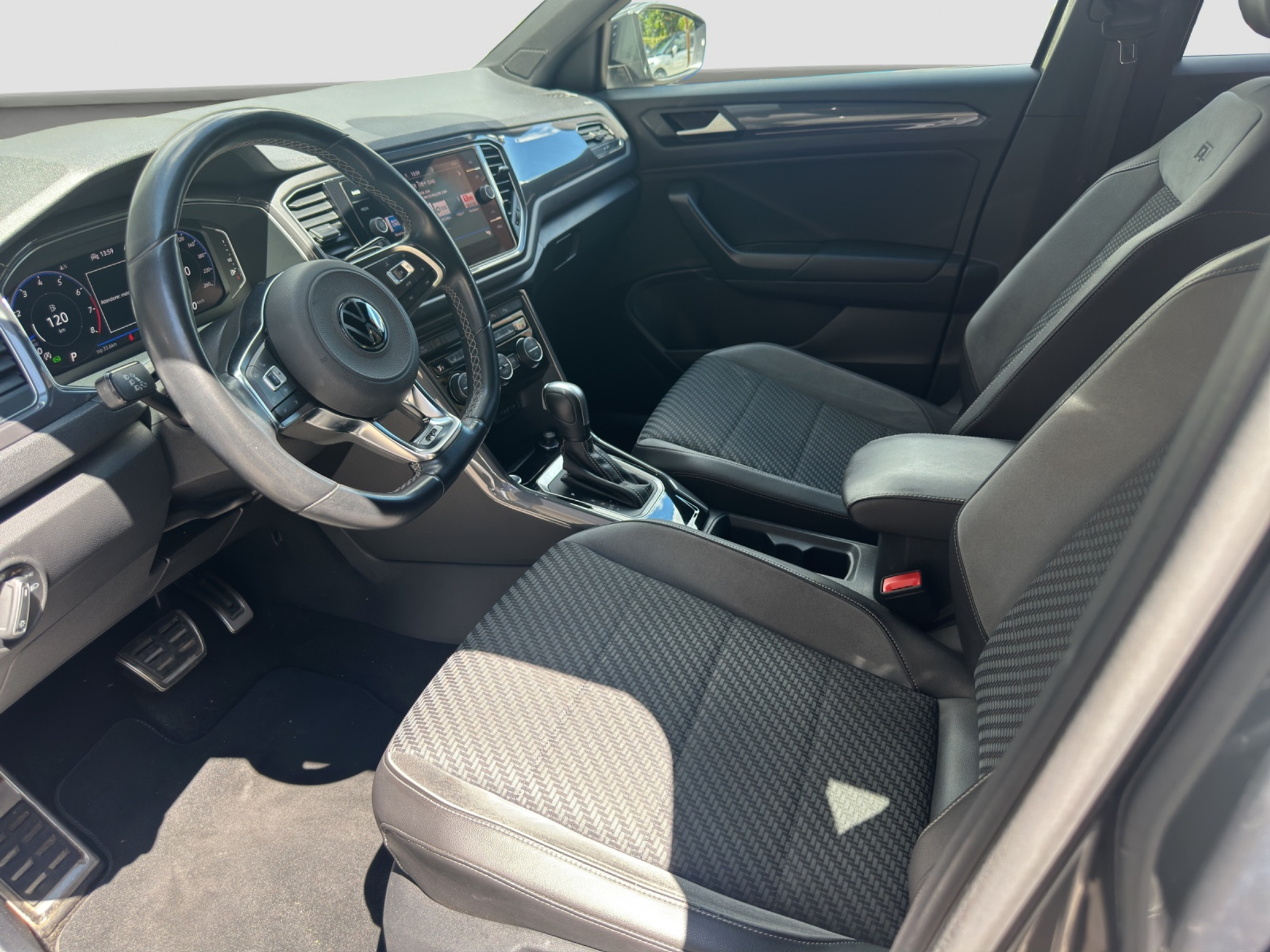 listing desktop thumbnail image 7