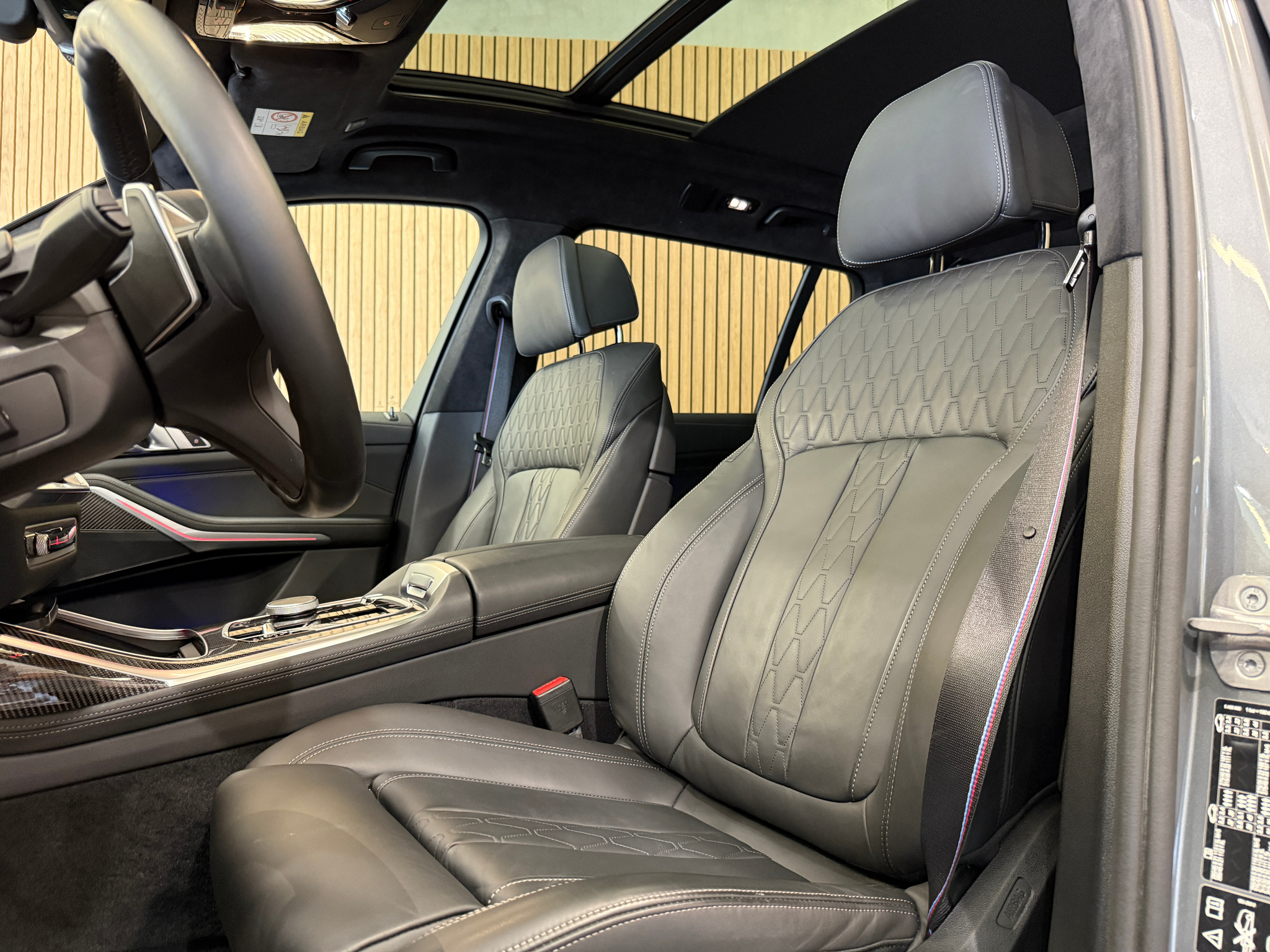 listing desktop thumbnail image 17