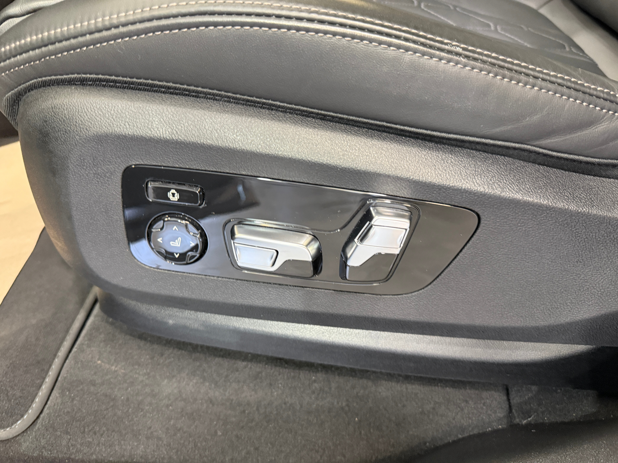 listing desktop thumbnail image 18