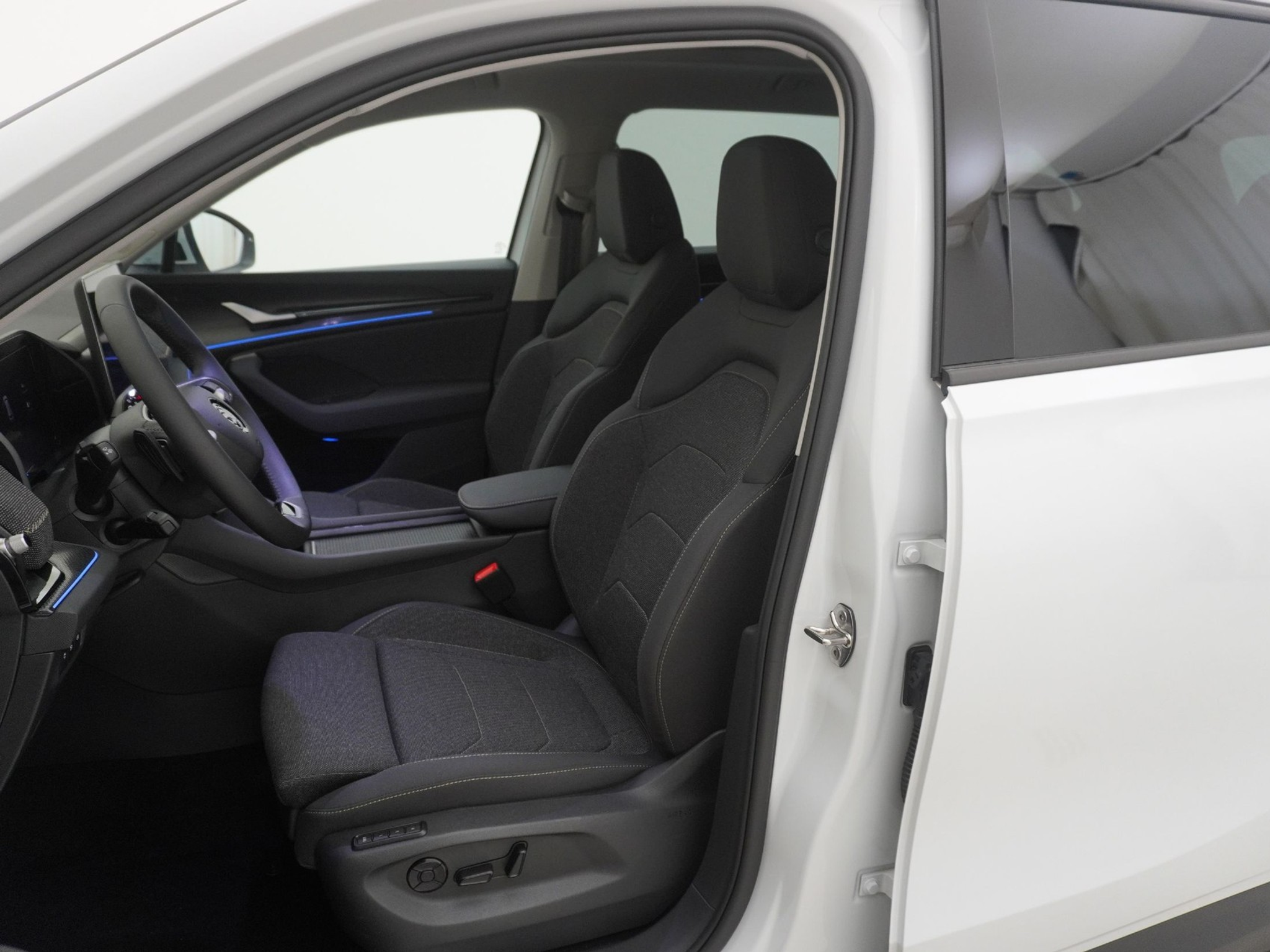 listing desktop thumbnail image 12