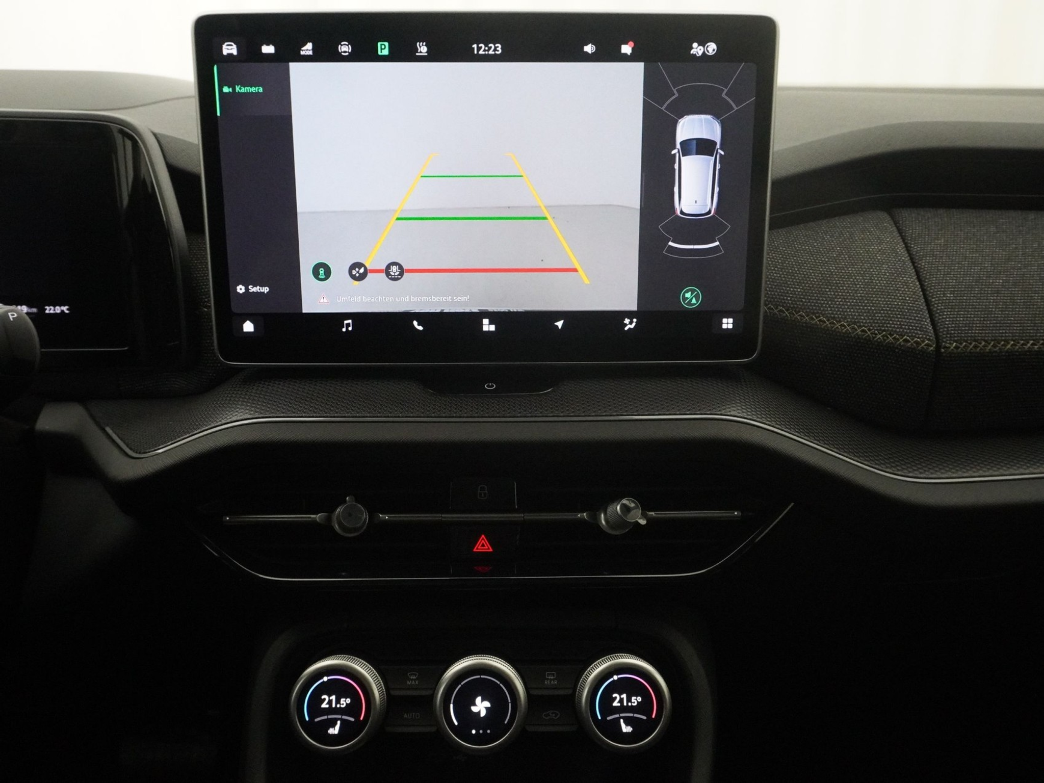 listing desktop thumbnail image 17