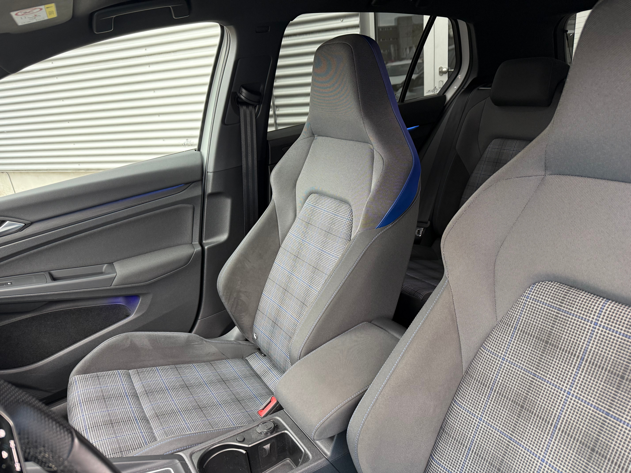 listing desktop thumbnail image 6