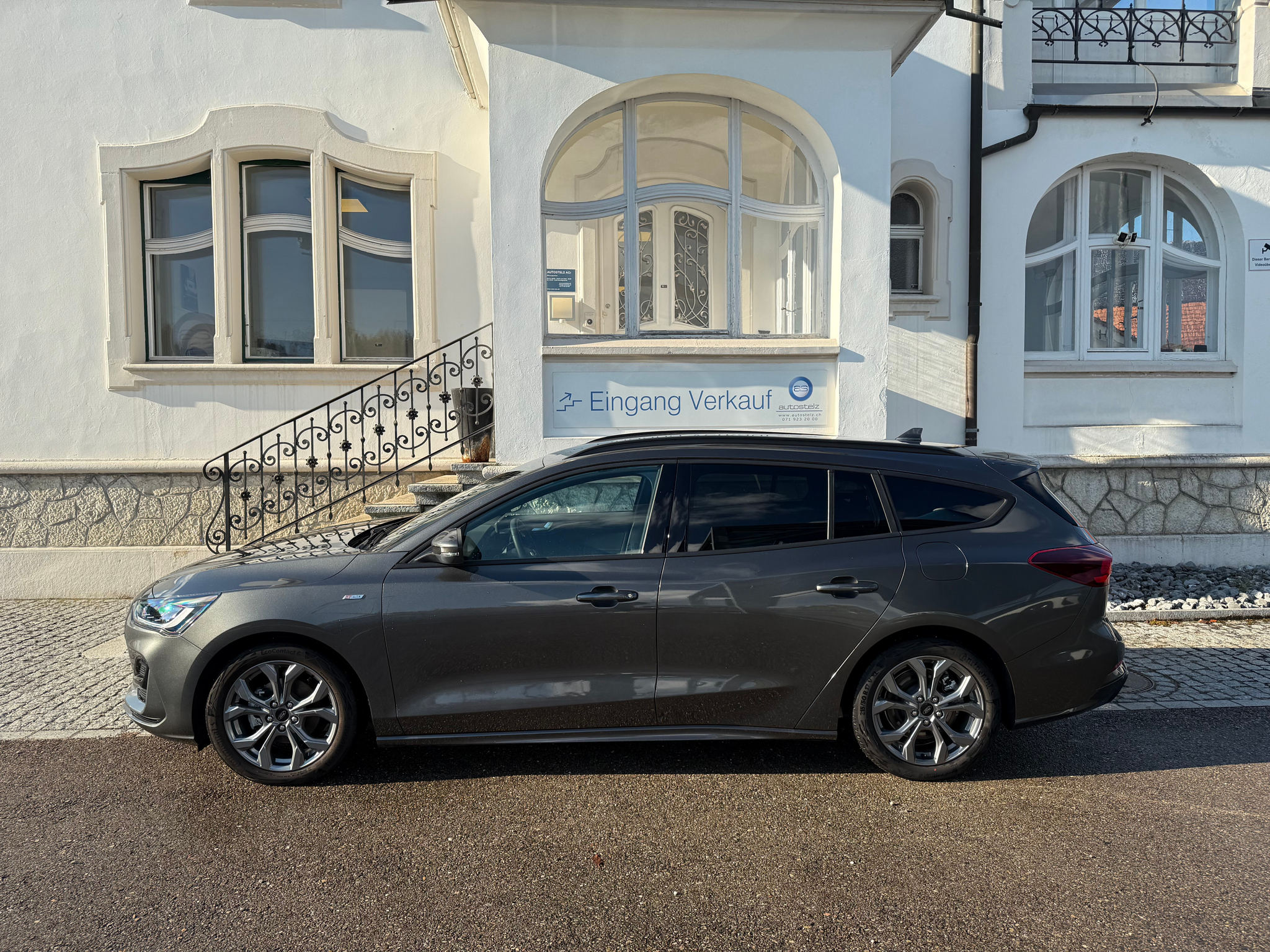 listing desktop thumbnail image 2