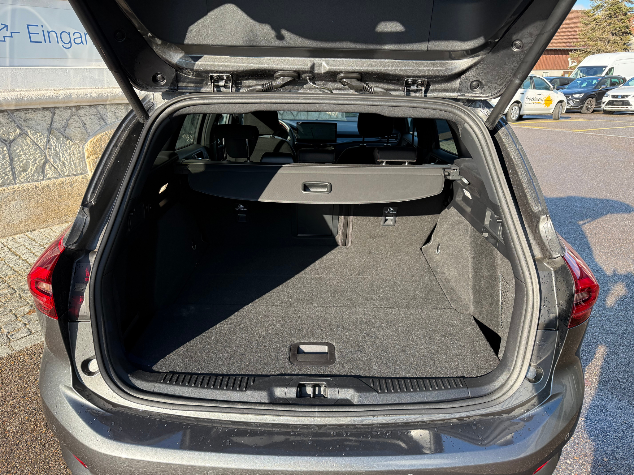 listing desktop thumbnail image 8