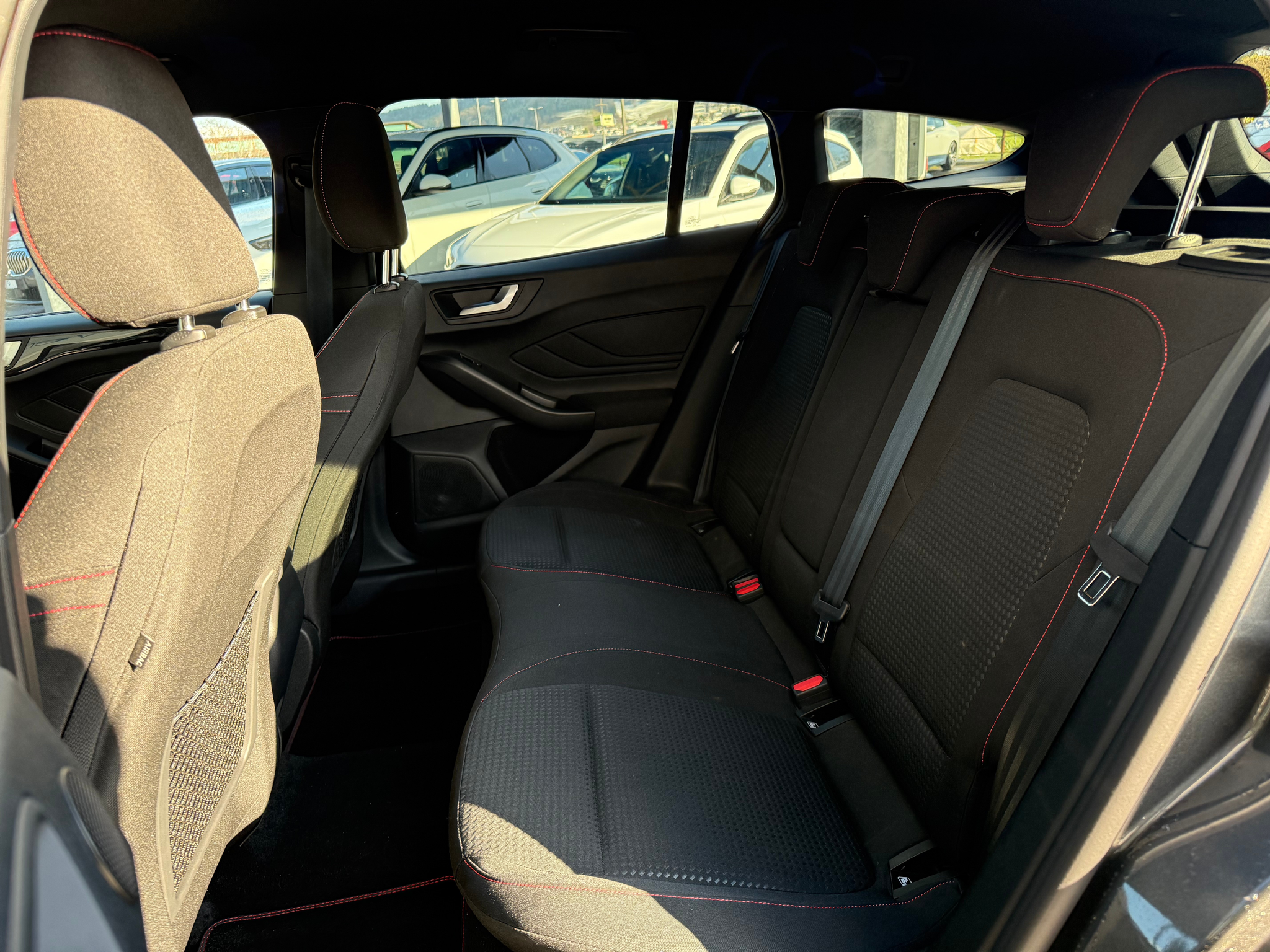 listing desktop thumbnail image 7