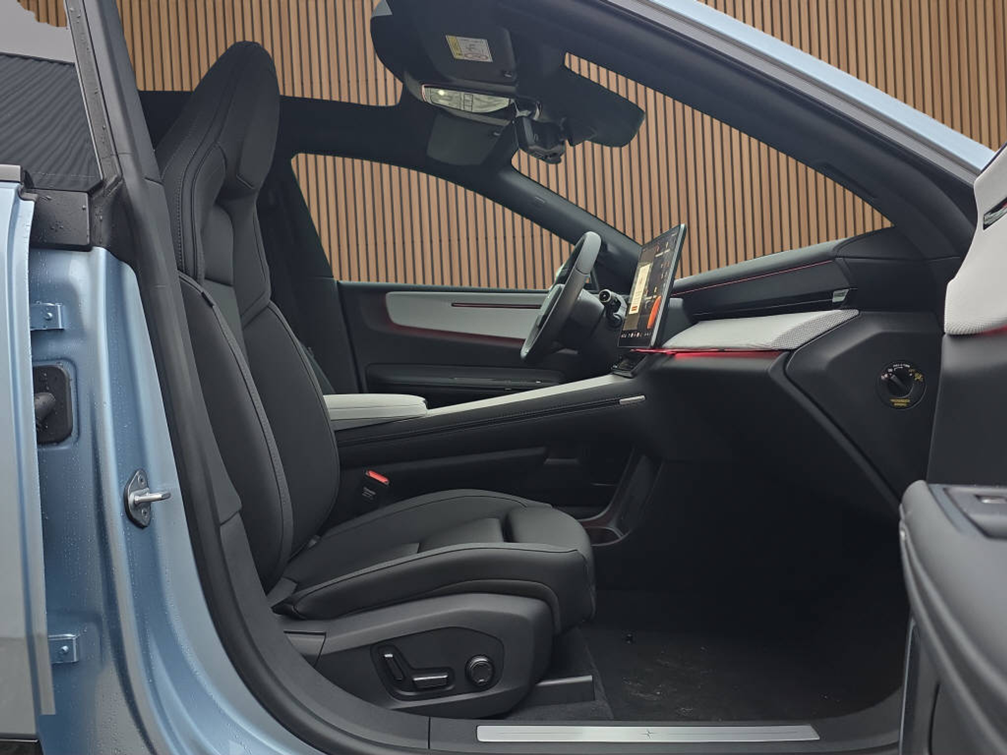 listing desktop thumbnail image 9