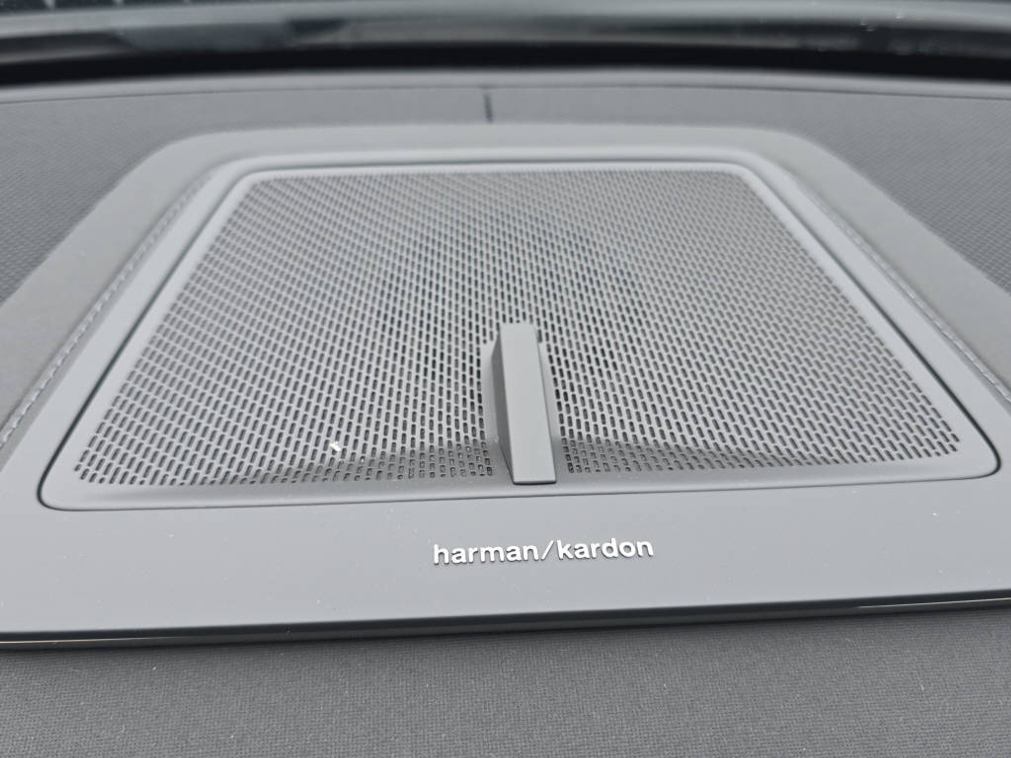 listing desktop thumbnail image 28