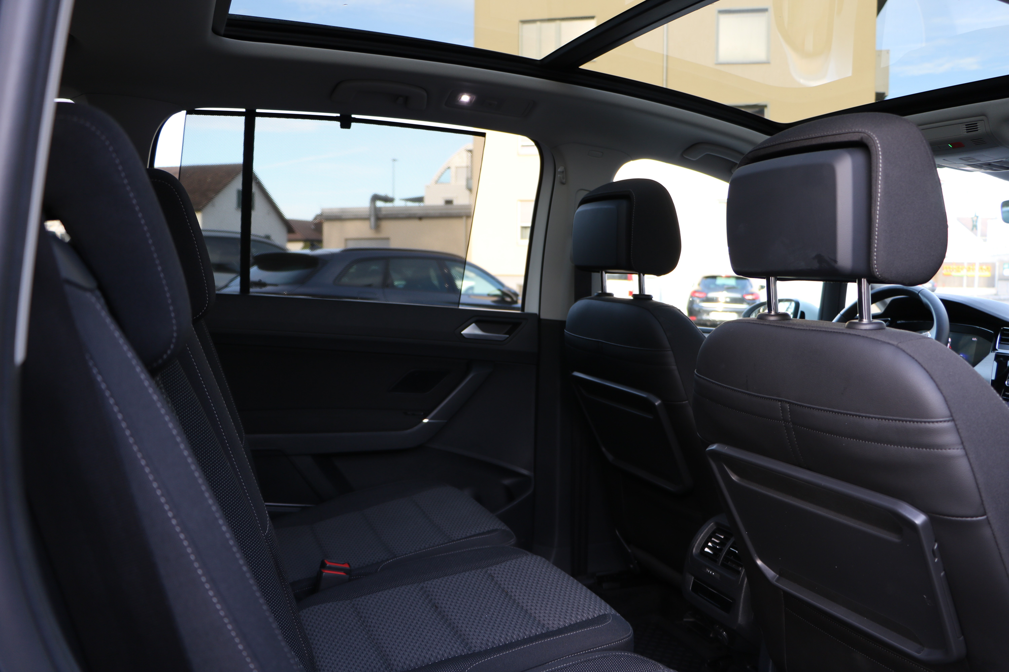 listing desktop thumbnail image 18