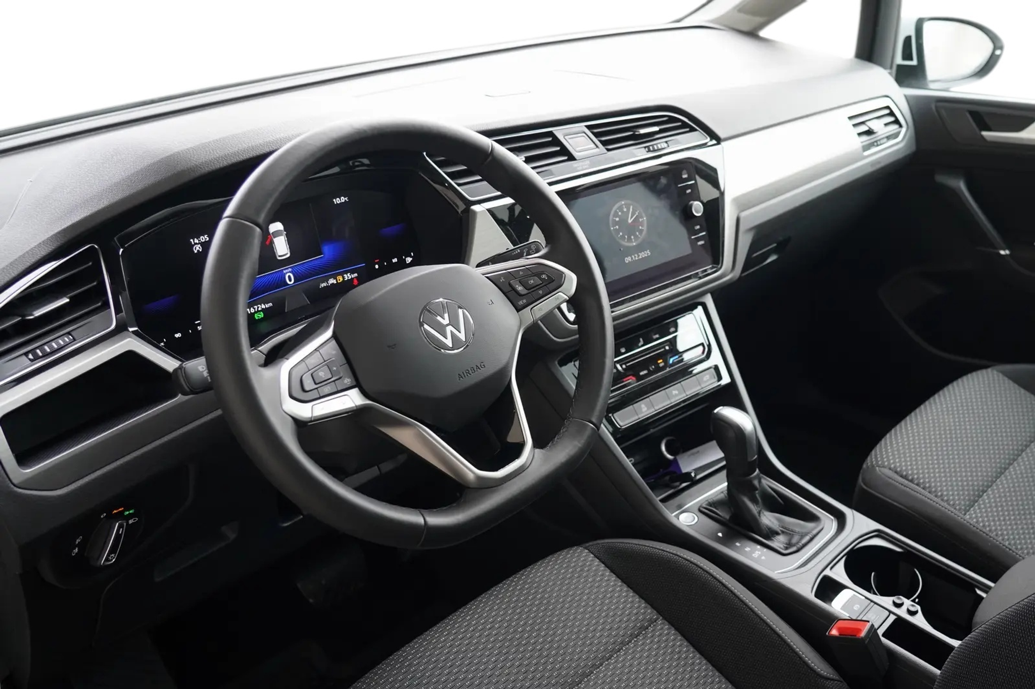 listing desktop thumbnail image 6