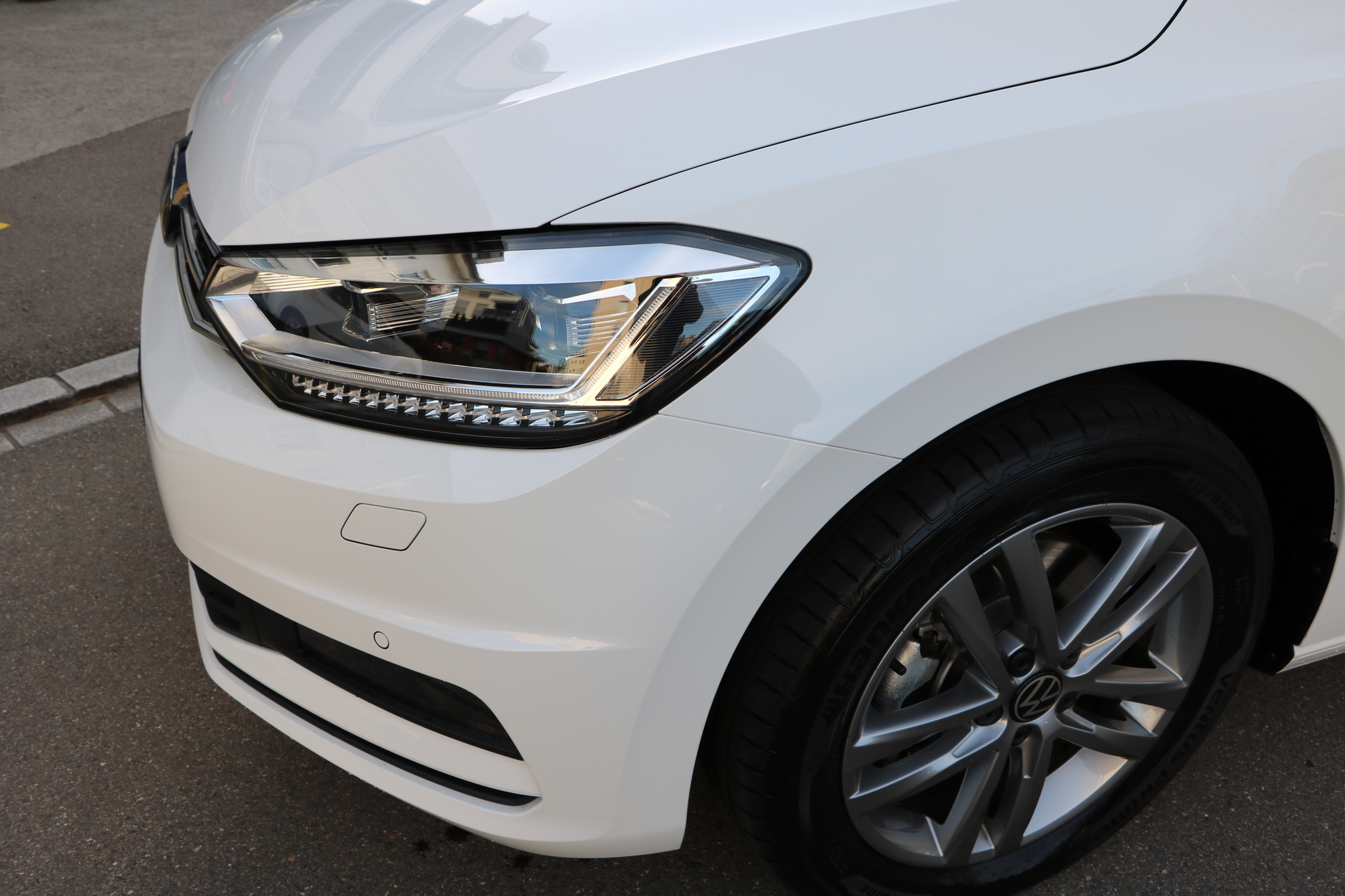 listing desktop thumbnail image 15