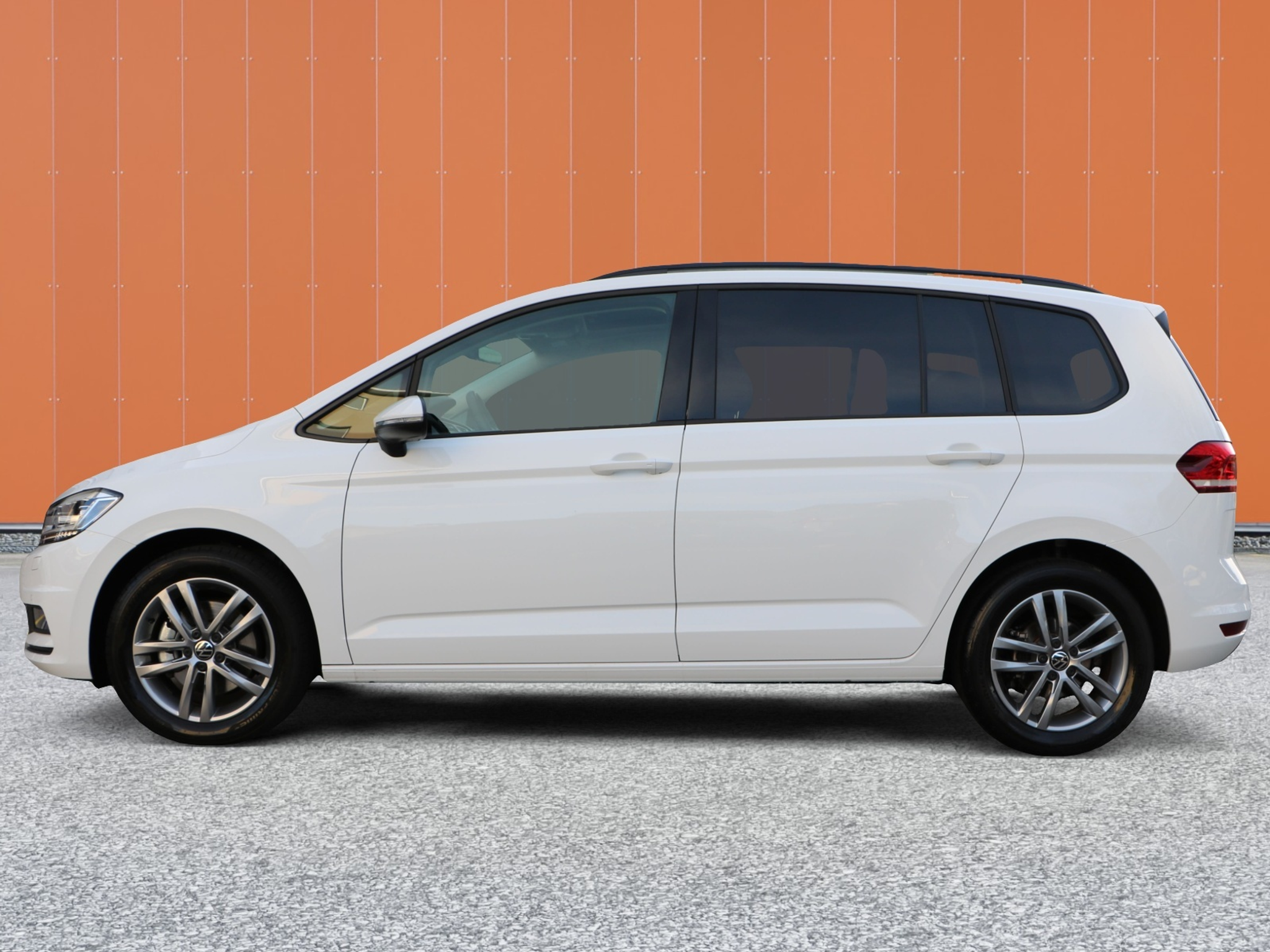 listing desktop thumbnail image 2